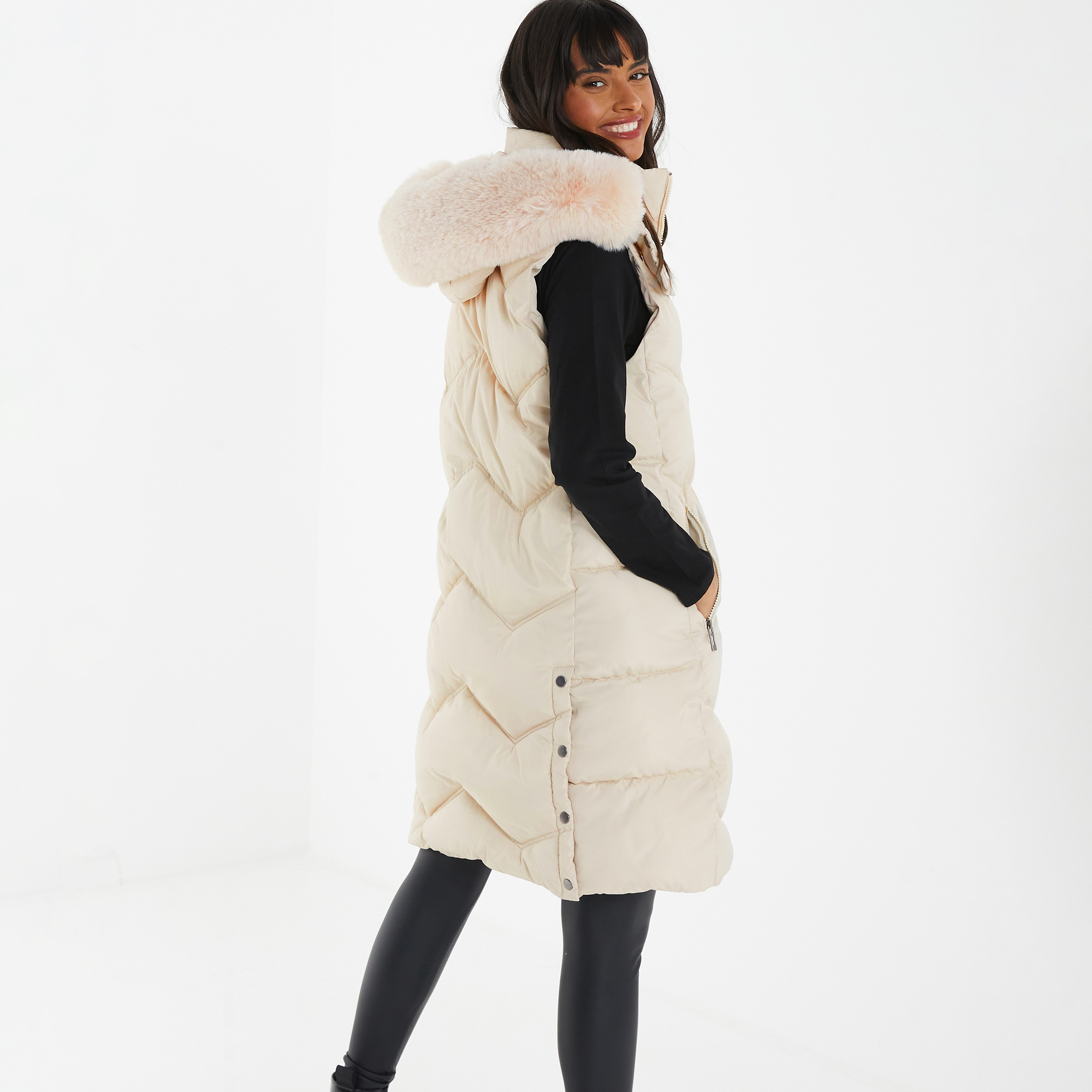 Quiz Quilted Hooded Neck Gilete Jacket-women-winterwear-coatsandjackets-jackets-image-4
