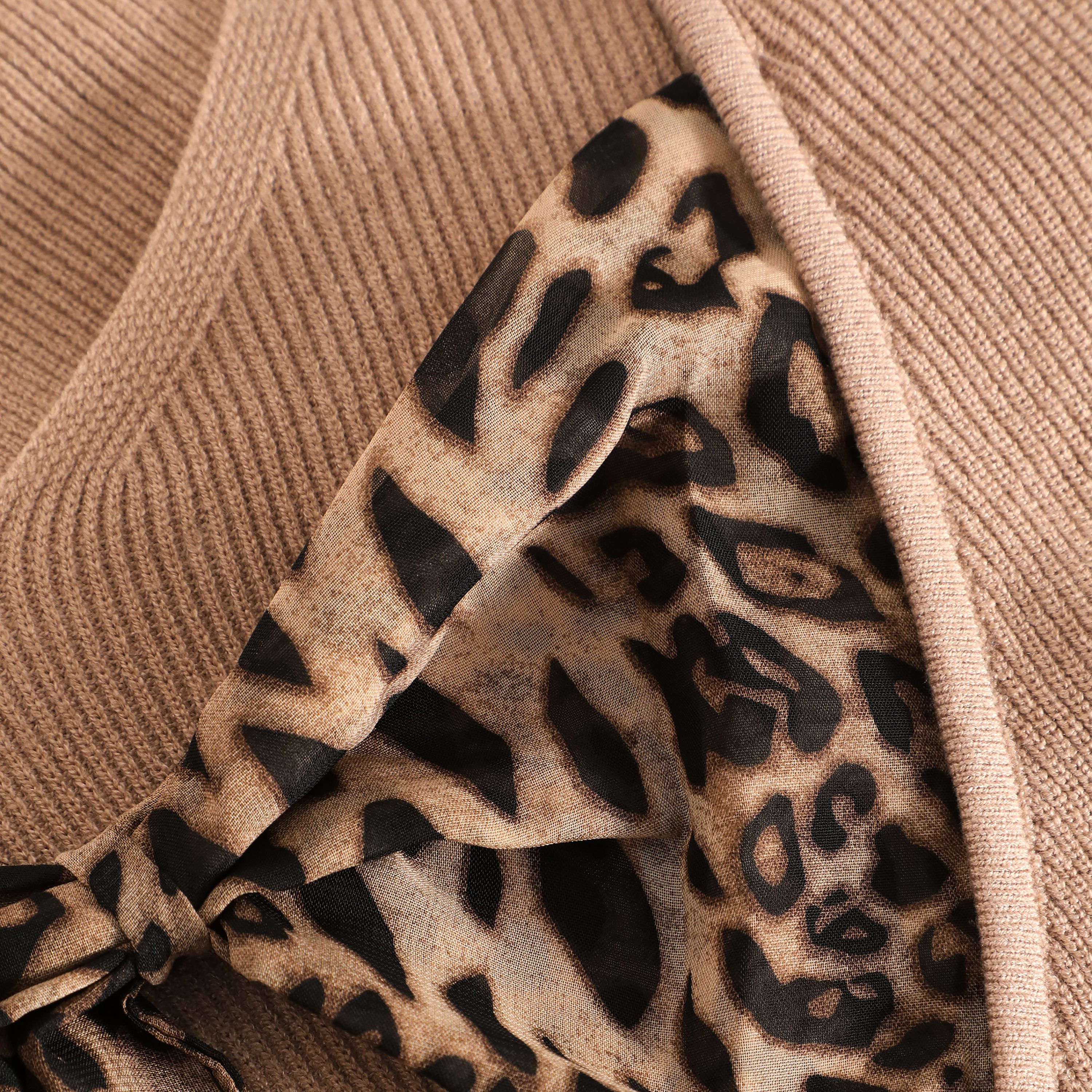 جامبر بياقة على شكل وى سادة من كويز-women-clothing-cardigansandjumpers-jumpers-image-3