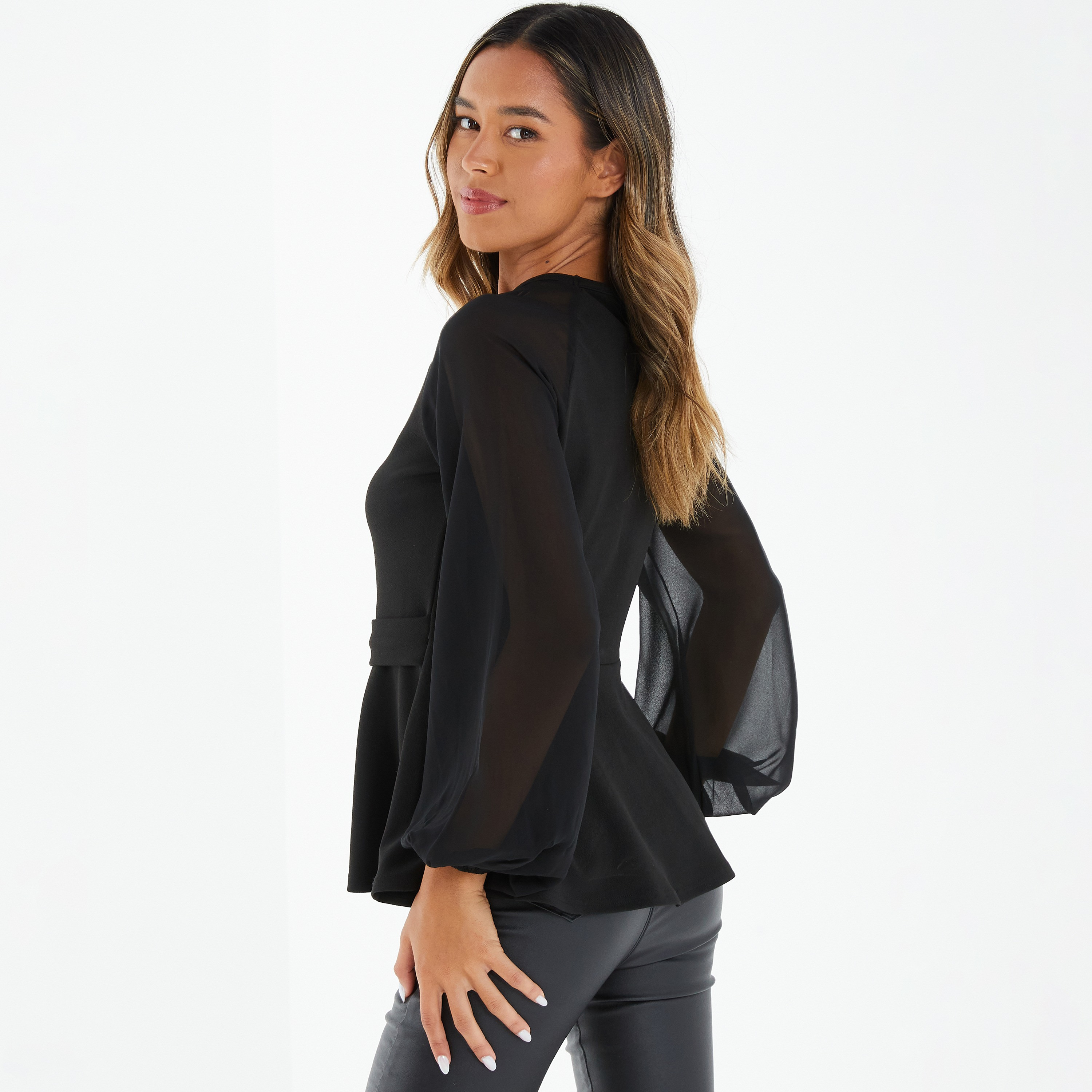 توب بيبليوم بأكمام طويلة ورقبة مستديرة سادة من كويز-women-clothing-shirtsandblouses-blouses-image-4