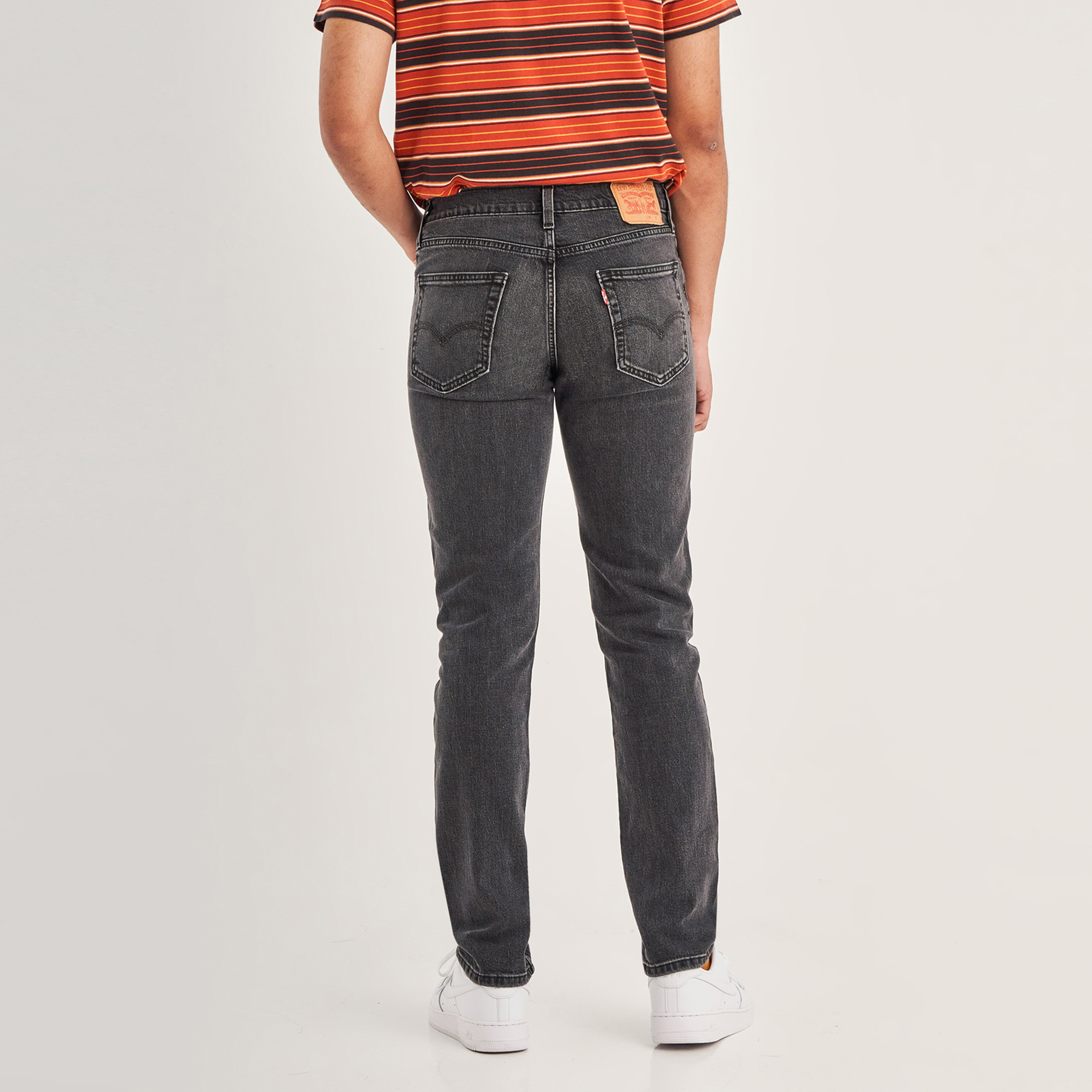 بنطال جينز 511 رمادي بقصة ضيقة وأزرار إغلاق متوسطة الارتفاع من ليفايس-men-clothing-bottoms-jeans-image-3