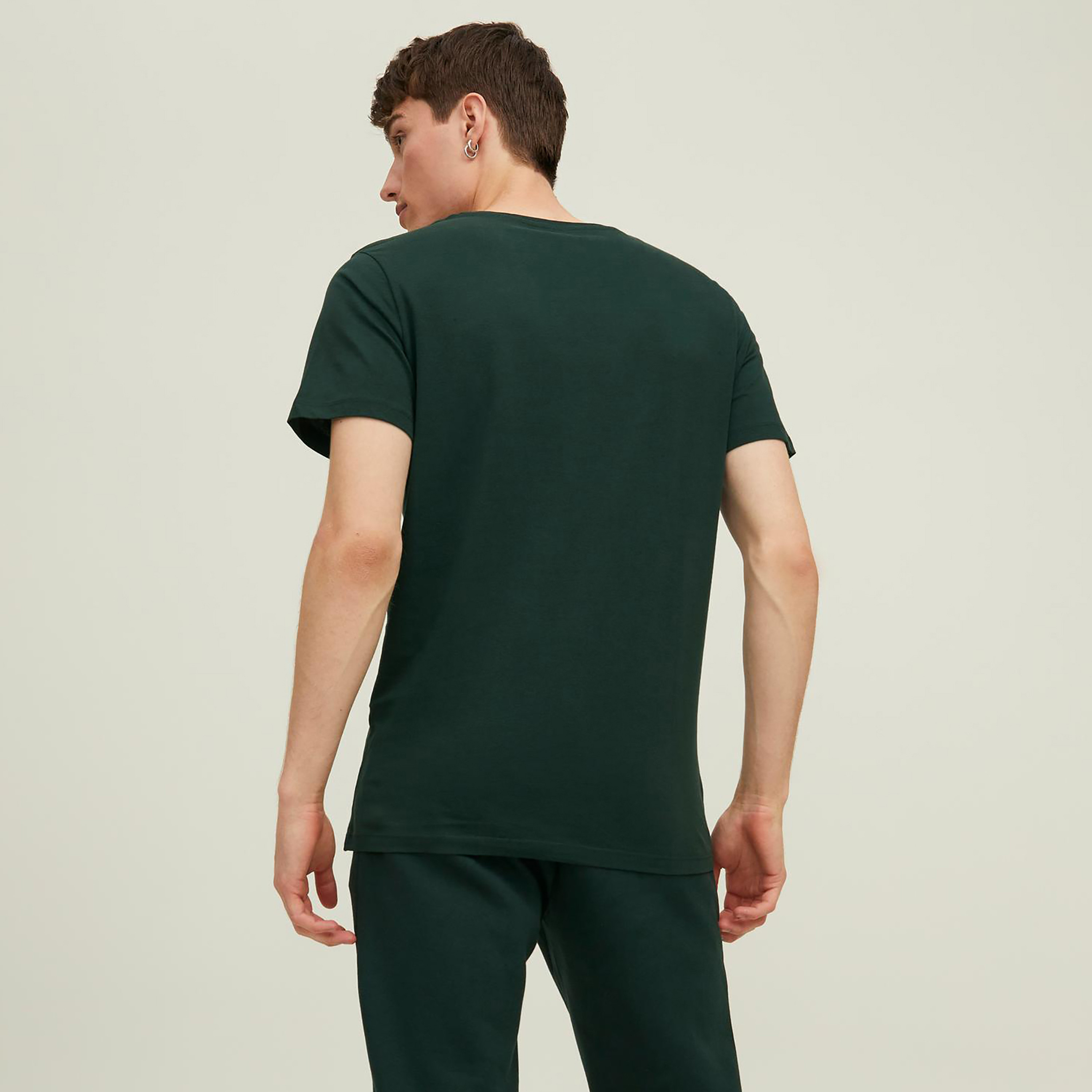 تي شيرت من جاك آند جونز مع شعار بأكمام قصيرة و ياقة مستديرة-men-clothing-tshirtsandpolos-tshirts-image-12