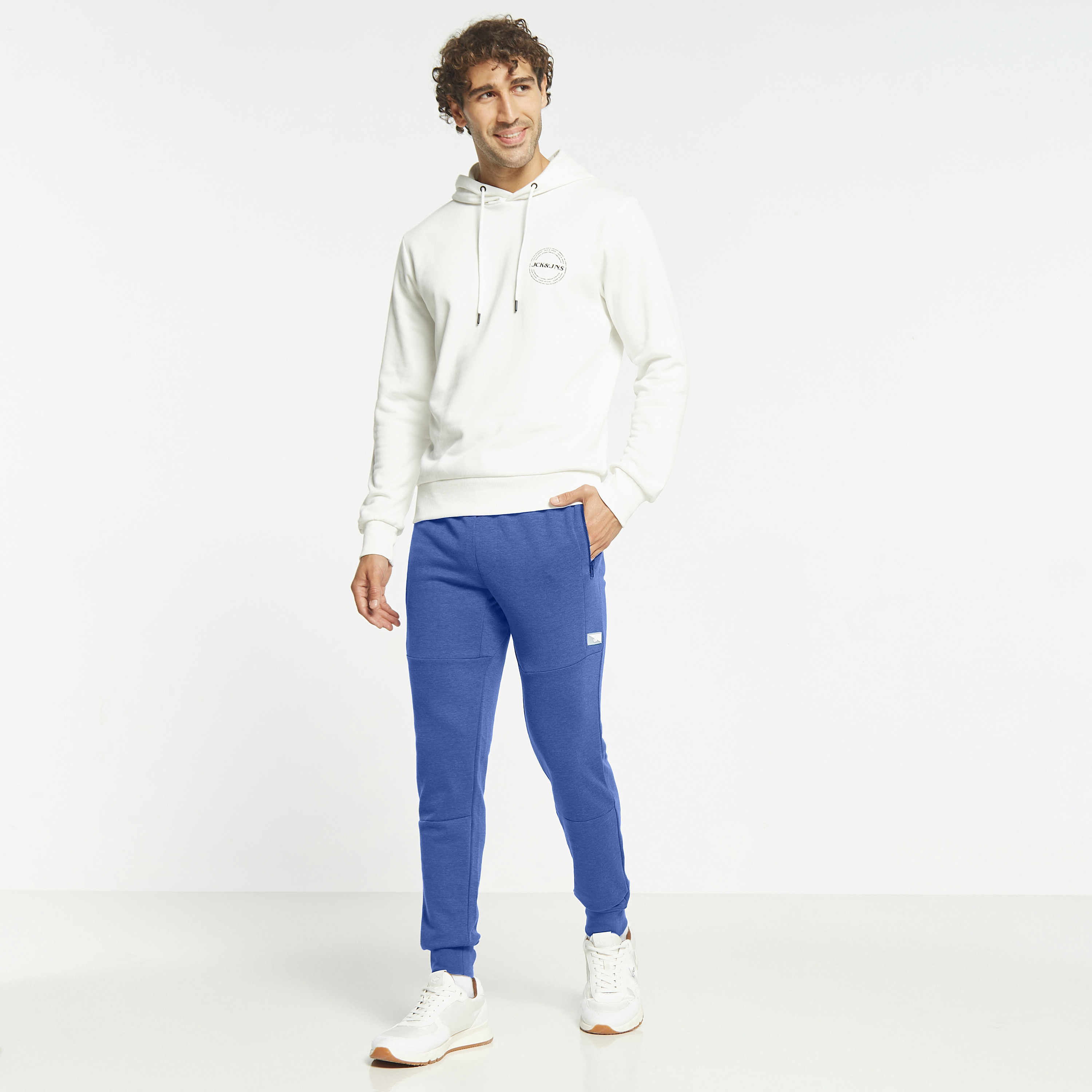  جوغر من جاك آند جونز سادة برباط ذو متوسط الارتفاع-men-clothing-bottoms-joggers-image-3
