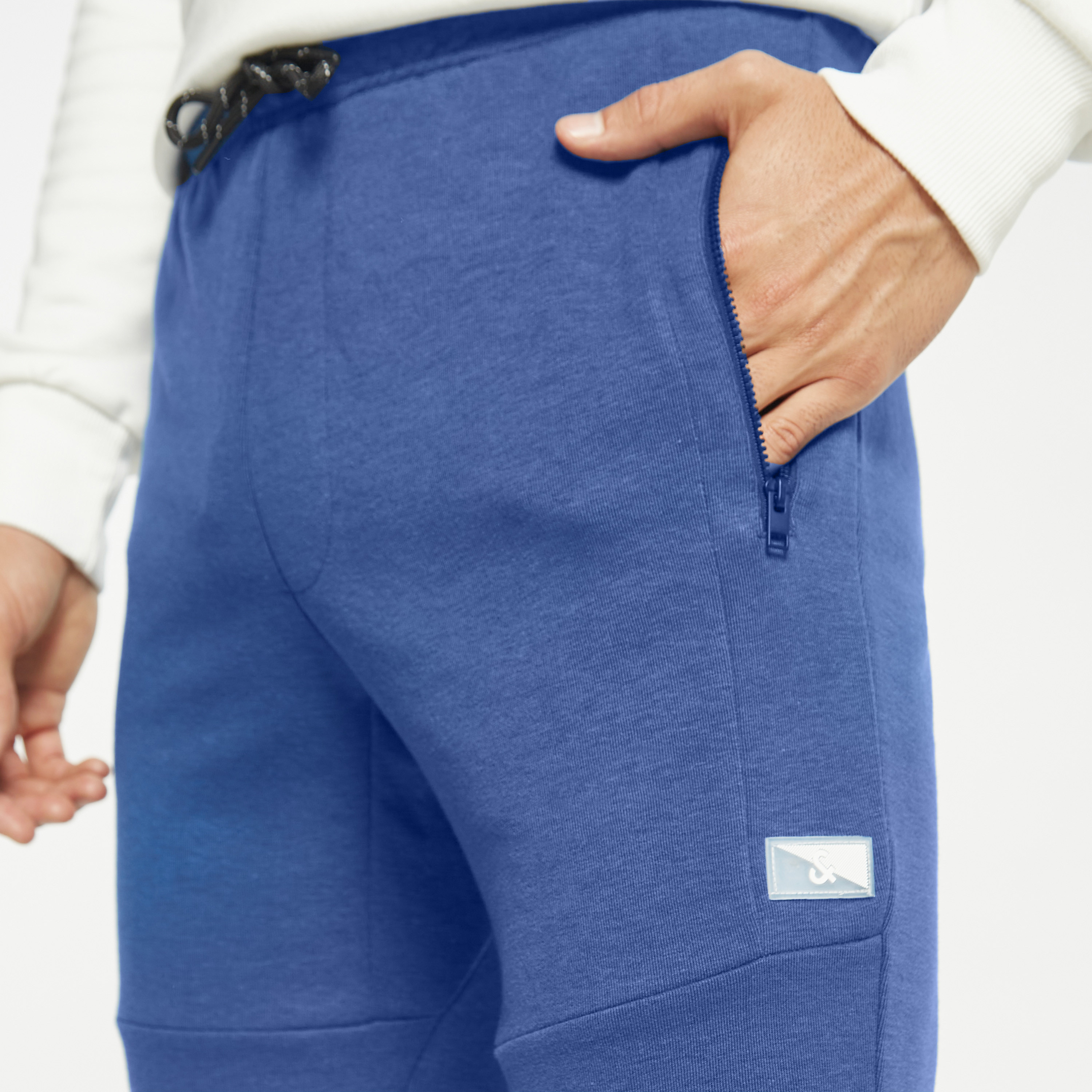  جوغر من جاك آند جونز سادة برباط ذو متوسط الارتفاع-men-clothing-bottoms-joggers-image-1