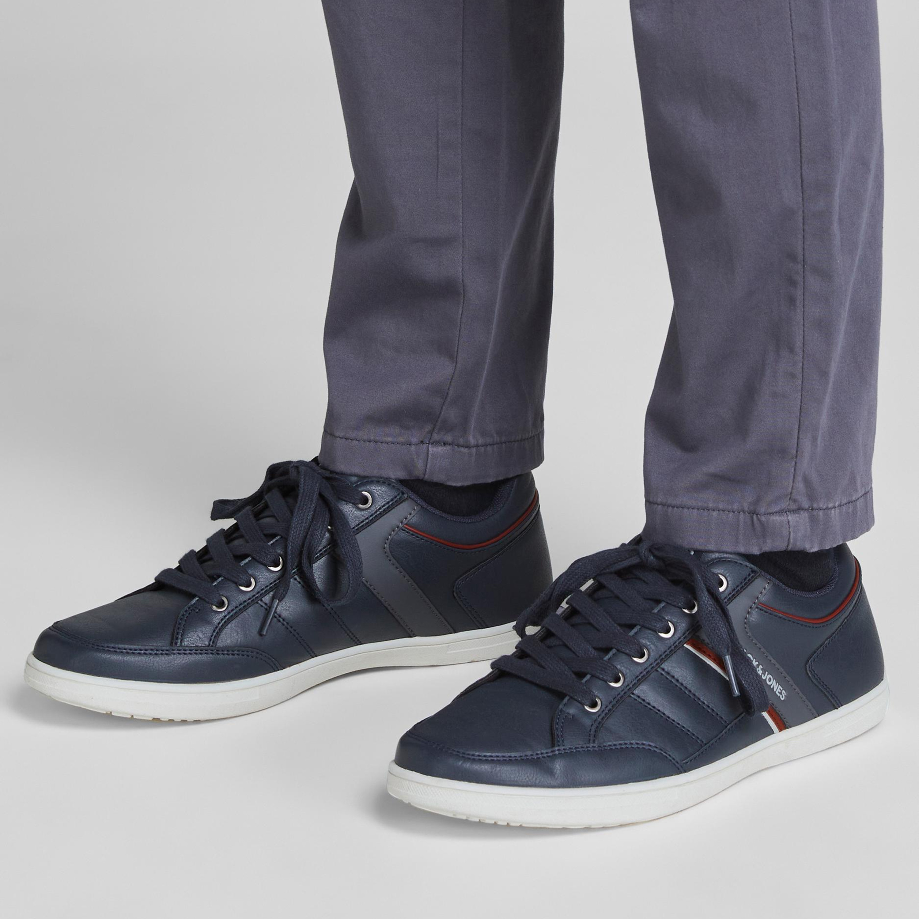 سنيكرز ذو جفوبرادفيلد من جاك آند جونز للرجال مع رباط برقبة منخفضة | 12203489-men-shoes-sneakers-image-4