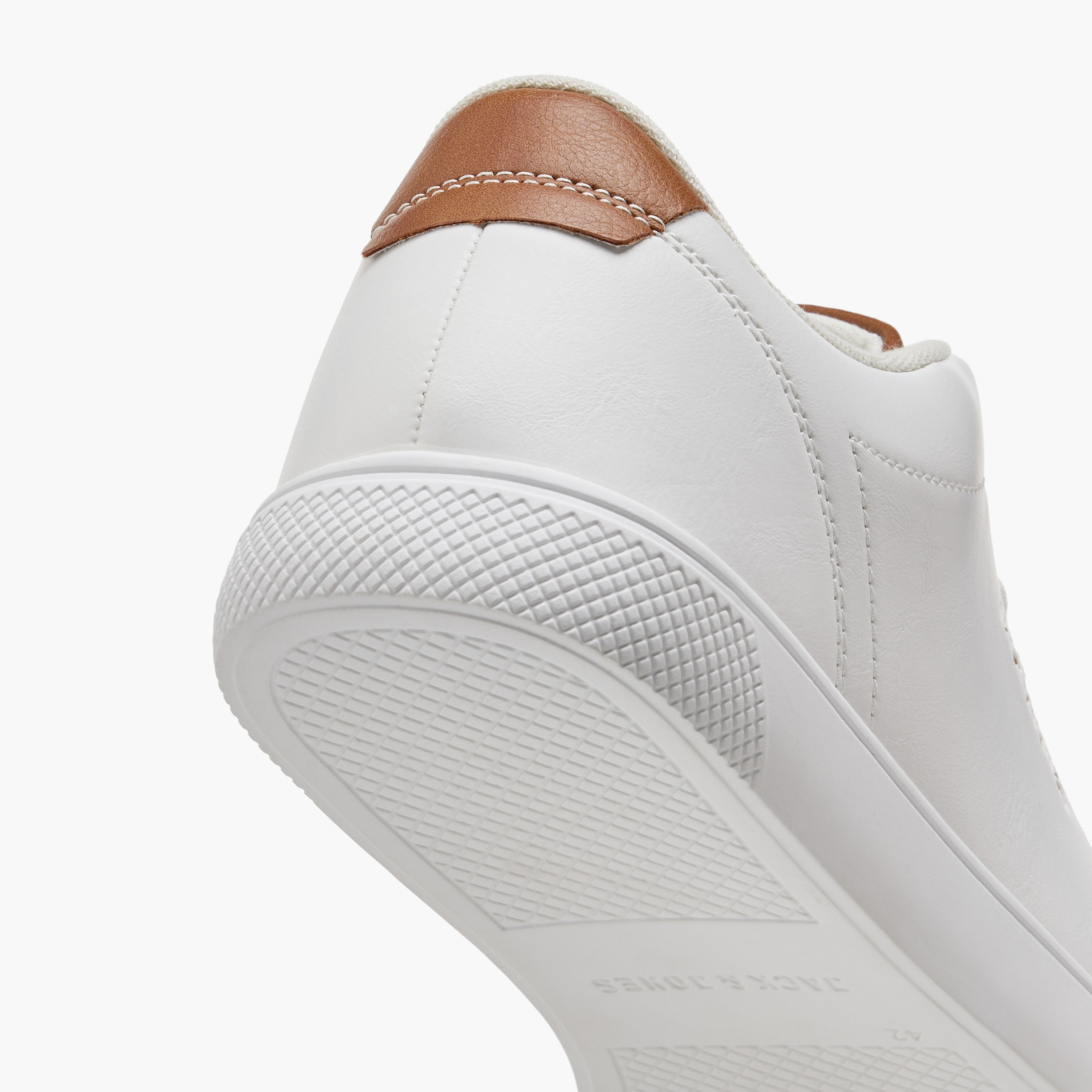 سنيكرز جاك آند جونز للرجال مع رباط برقبة منخفضة-men-shoes-sneakers-image-11