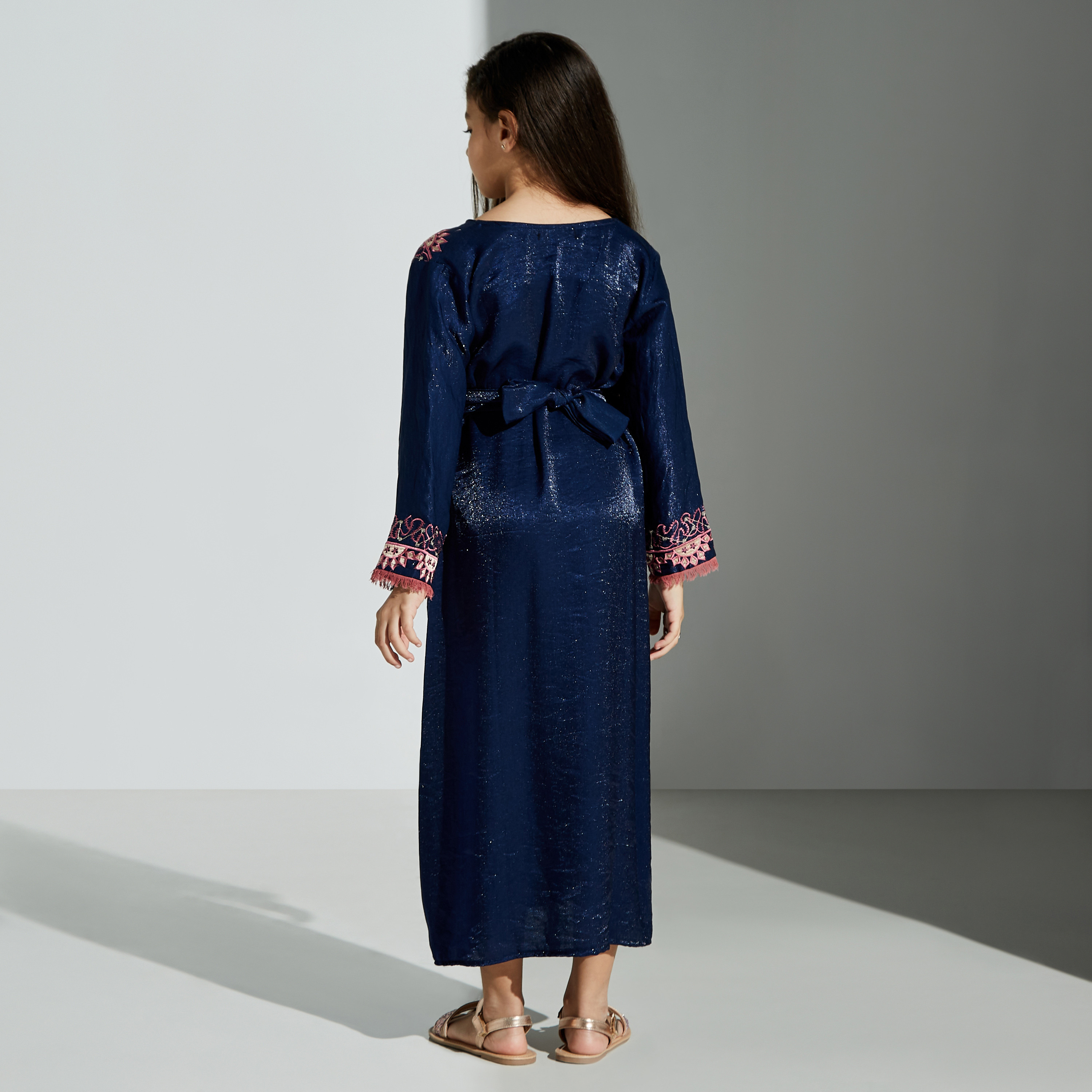 جلابية لامعة مطرزة بحزام ربط من مليكة - للبنت-girls-arabicclothing-jalabiyas-image-4