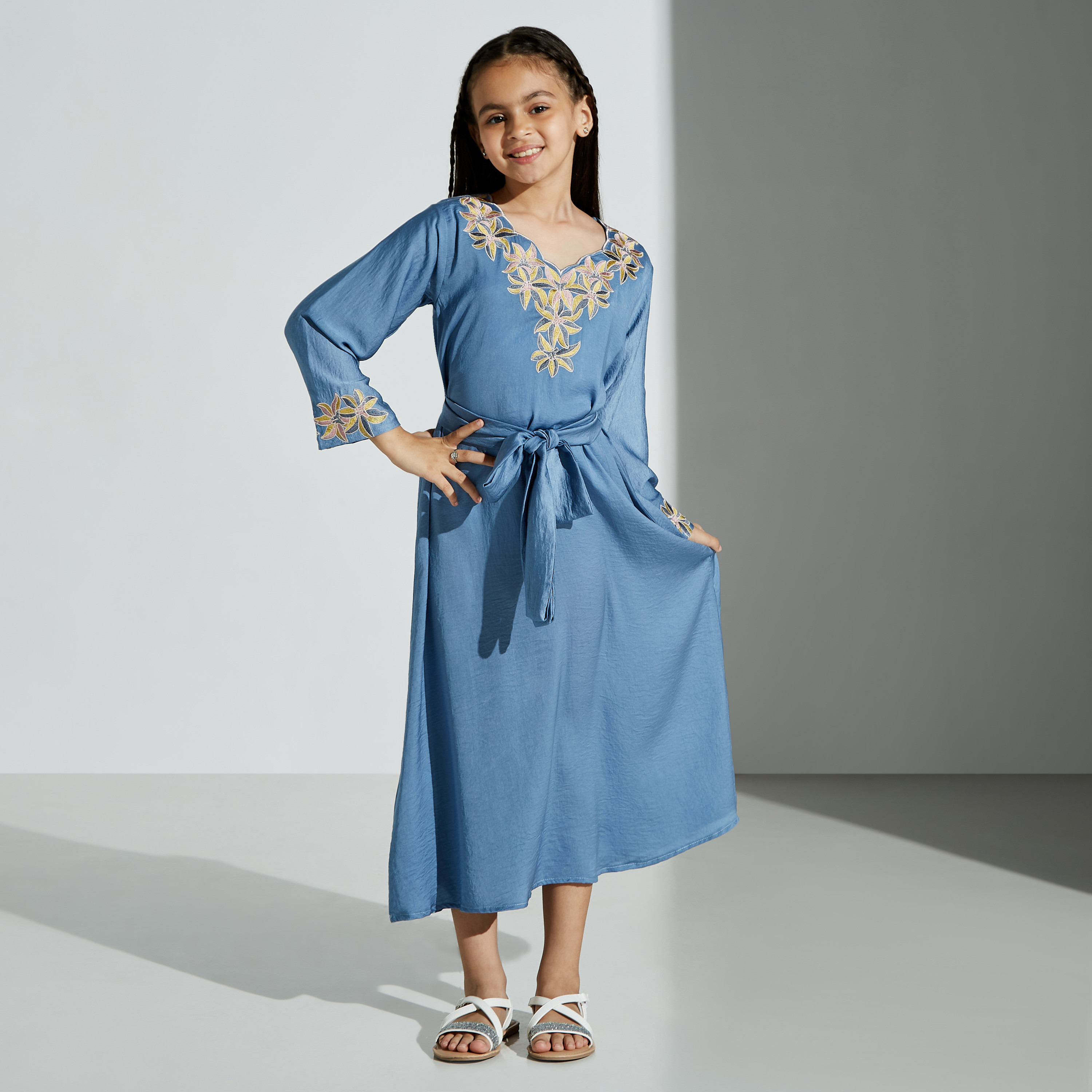Malikah Embroidered Jalabiya with Long Sleeves and Tie-Up Belt -for Girl-girls-clothing-dressesandjumpsuits-image-1
