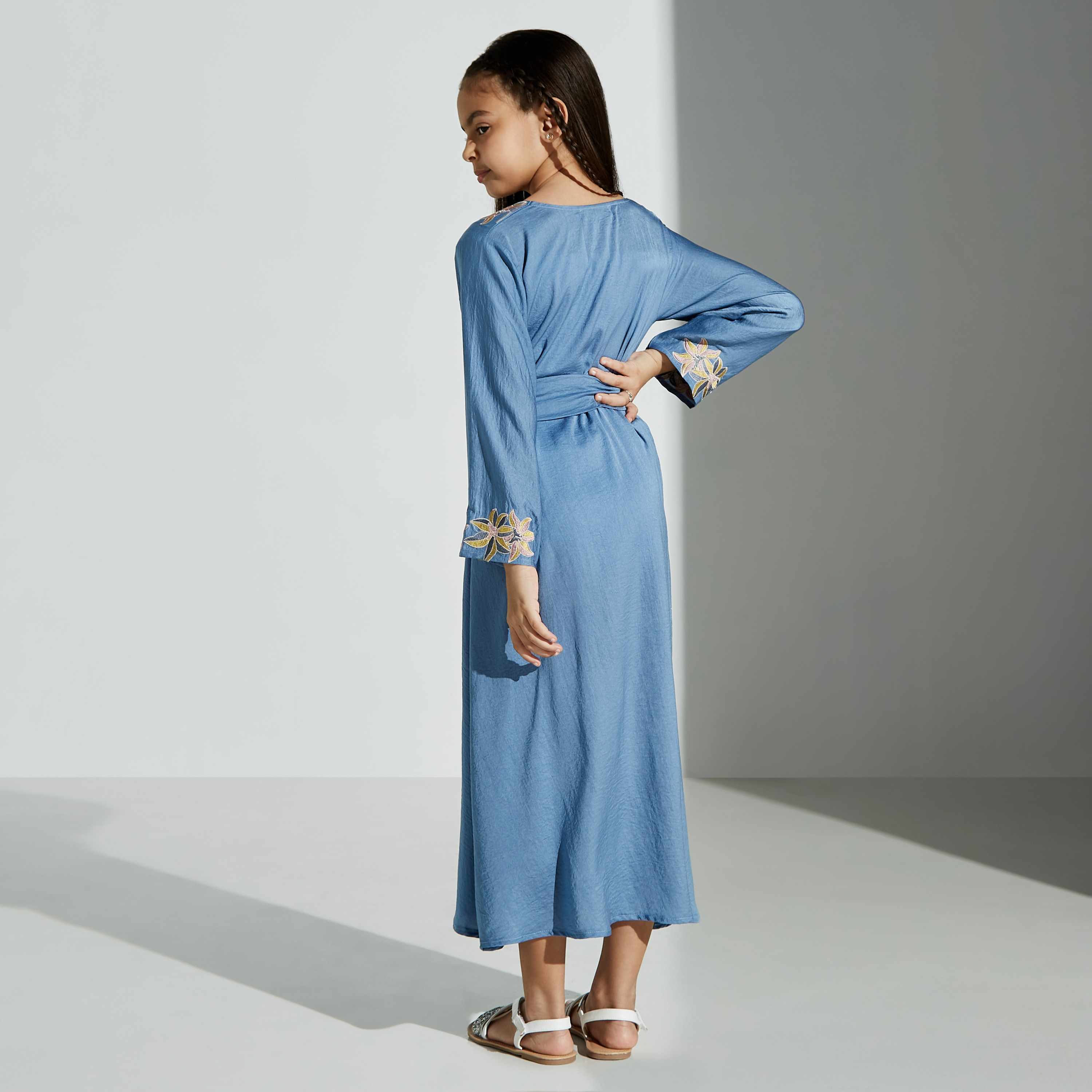 Malikah Embroidered Jalabiya with Long Sleeves and Tie-Up Belt -for Girl-girls-clothing-dressesandjumpsuits-image-4