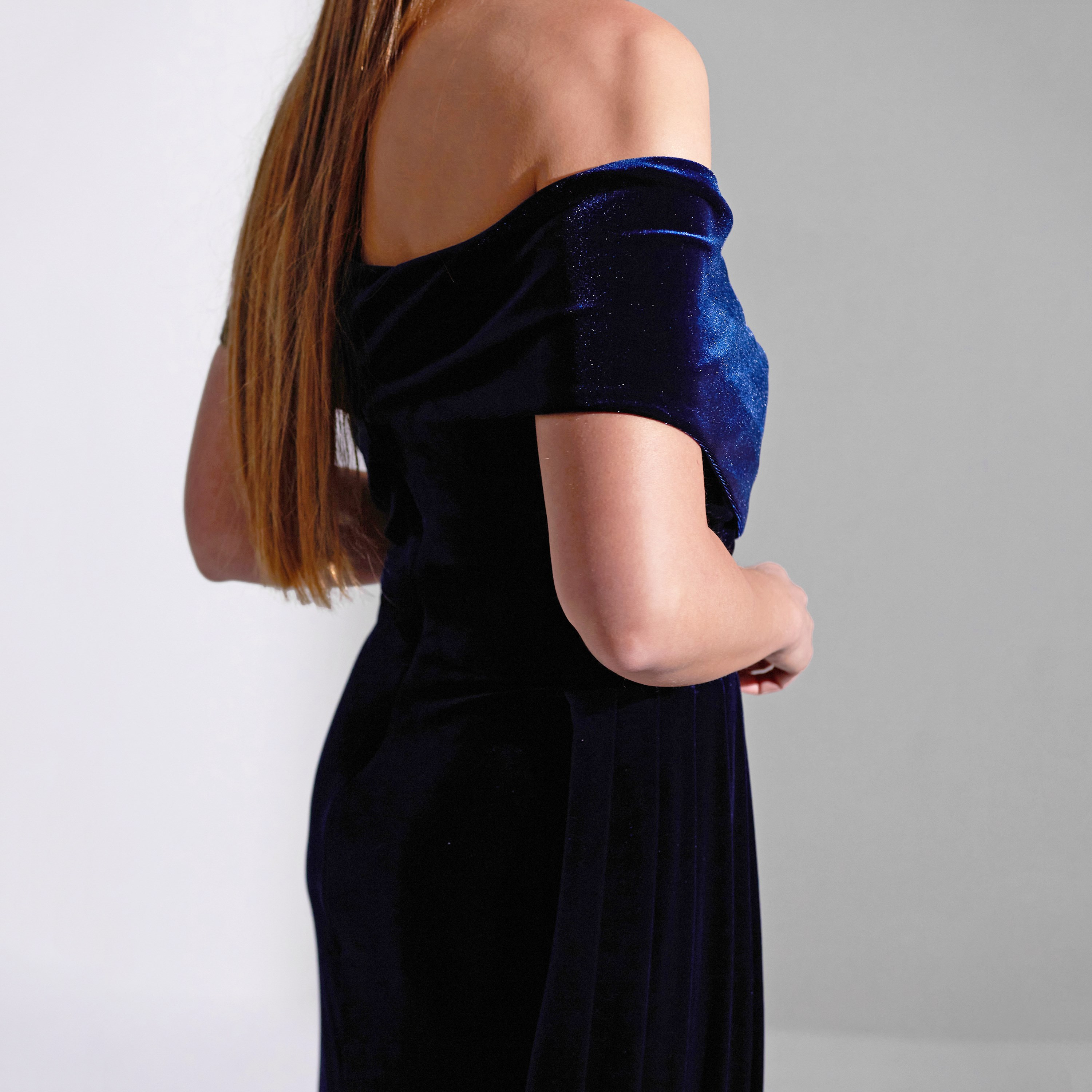 فستان ماكسي مخملي للسهرات من أكاديا بذيل جانبي وصدر ملفوف للنساء-women-clothing-dresses-image-11