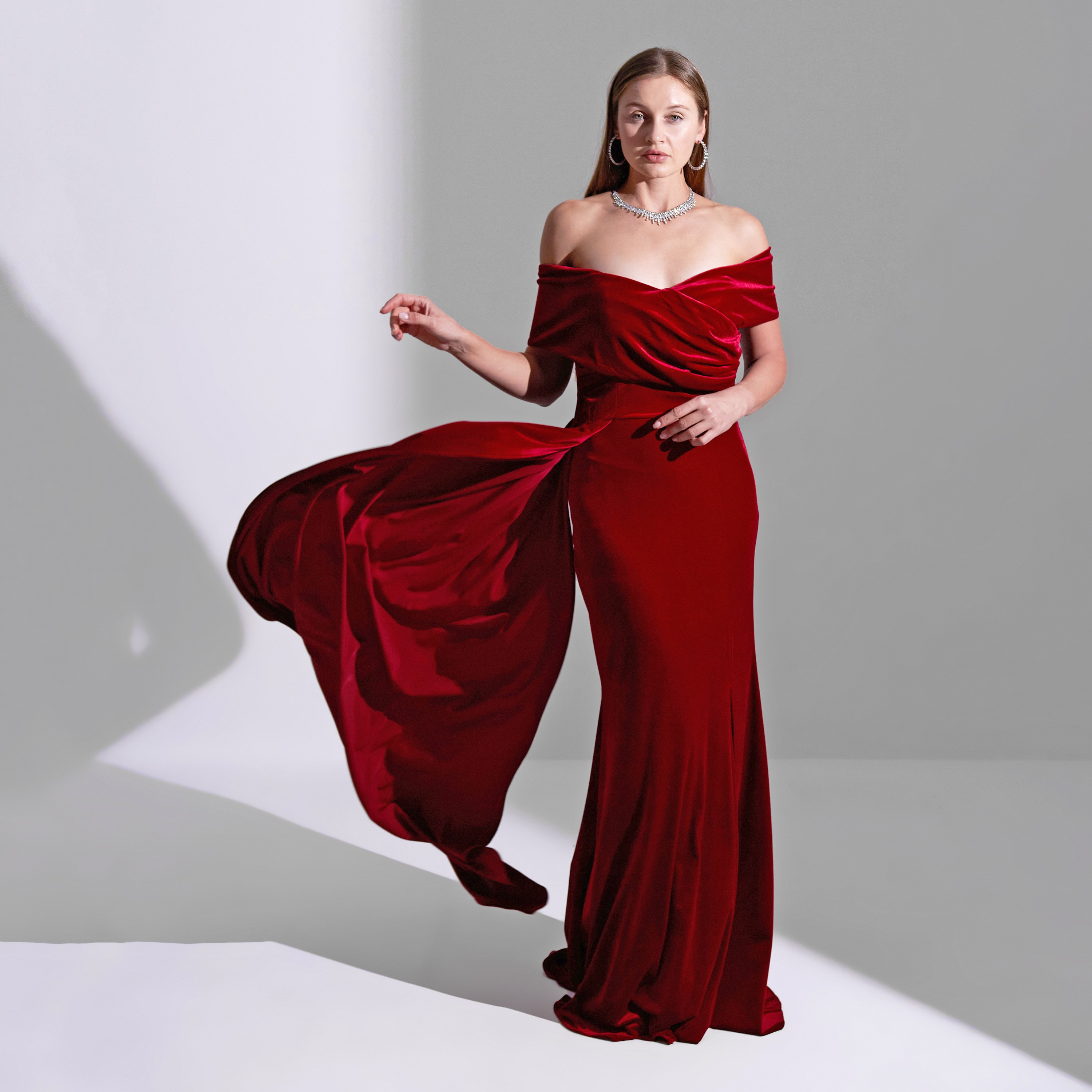 فستان ماكسي مخملي للسهرات من أكاديا بذيل جانبي وصدر ملفوف للنساء-women-clothing-dresses-image-1