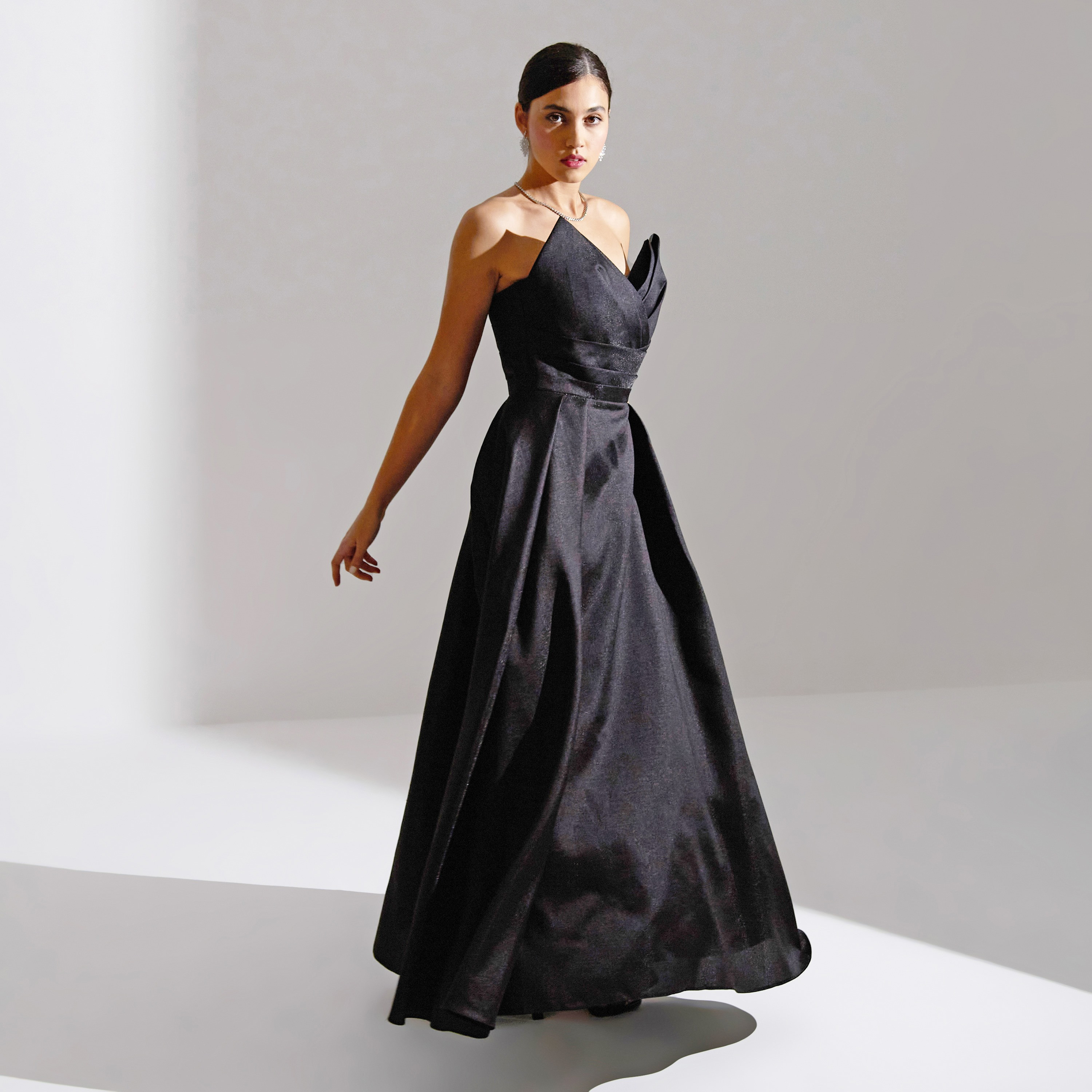 فستان ماكسي للنساء بثنيات صدر من قماش التفتا للسهرات من أكاديا-women-clothing-dresses-image-2