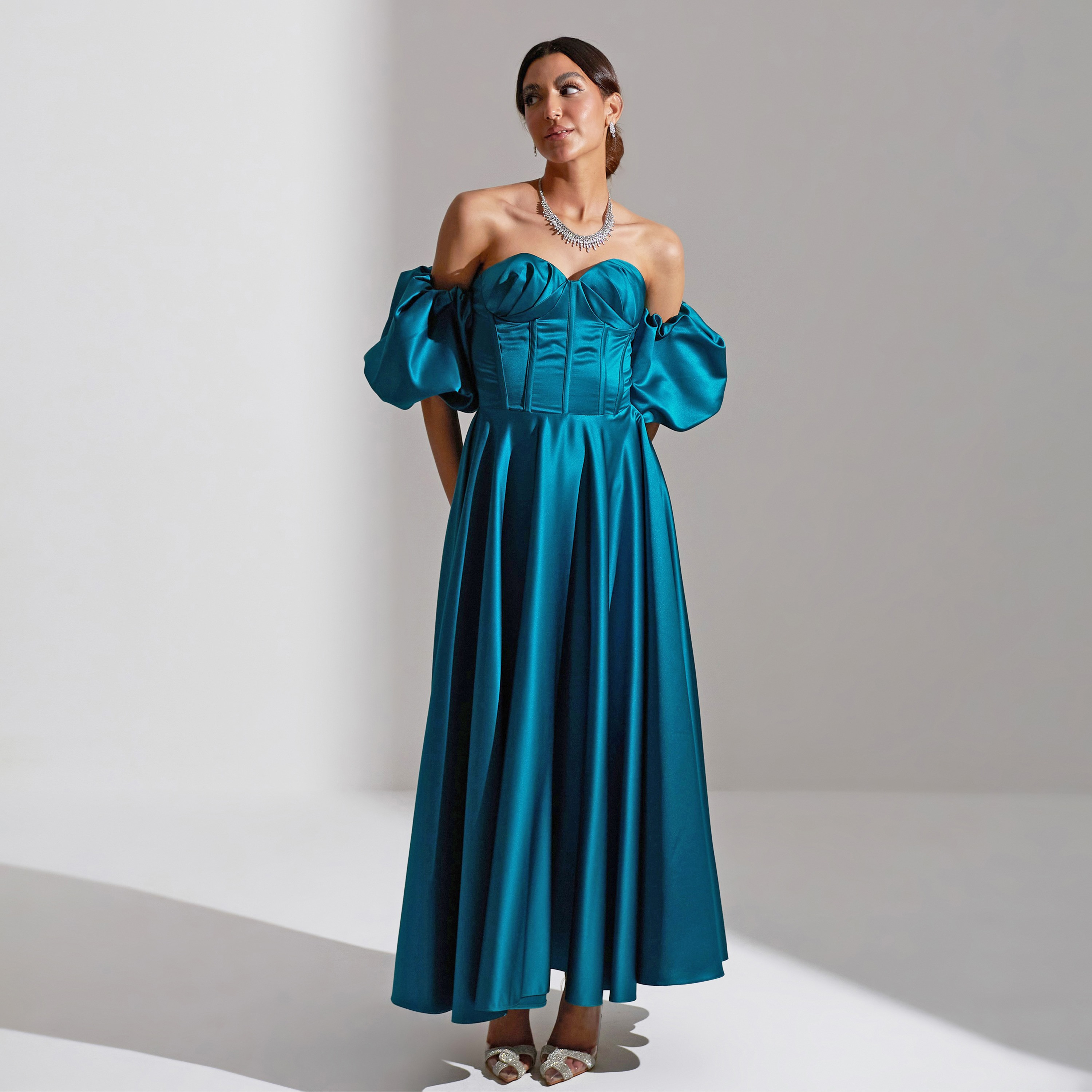 فستان سهرة نسائي ماكسي من الساتان وأكمام قابلة للإزالة من أكاديا بدون أكتاف-women-clothing-dresses-image-7