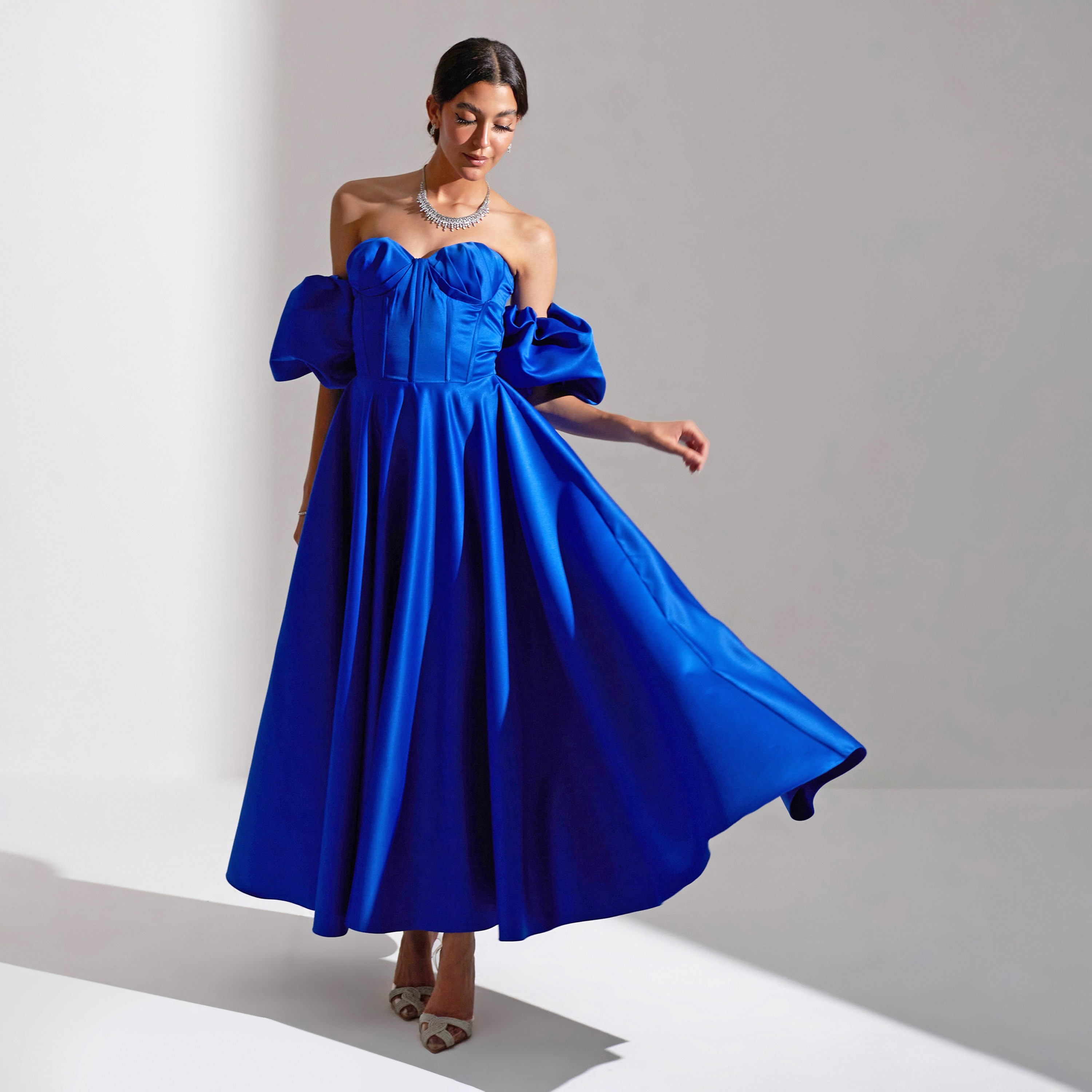فستان سهرة نسائي ماكسي من الساتان وأكمام قابلة للإزالة من أكاديا بدون أكتاف-women-clothing-dresses-image-3