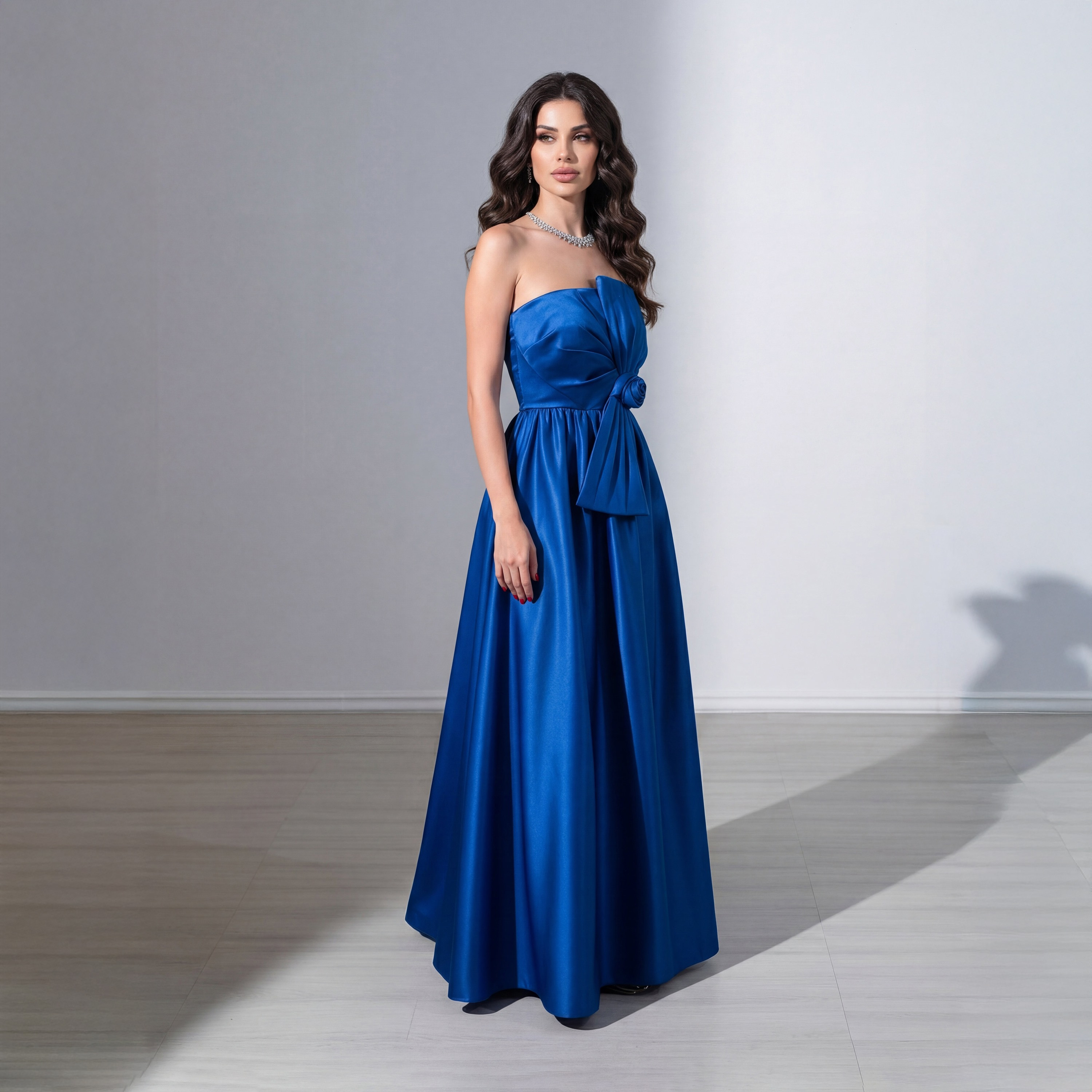 فستان سهرة ماكسي نسائي "باندو" بدون حمالات من الساتان مزين بوردة ثلاثية الأبعاد من أكاديا-women-clothing-dresses-image-3