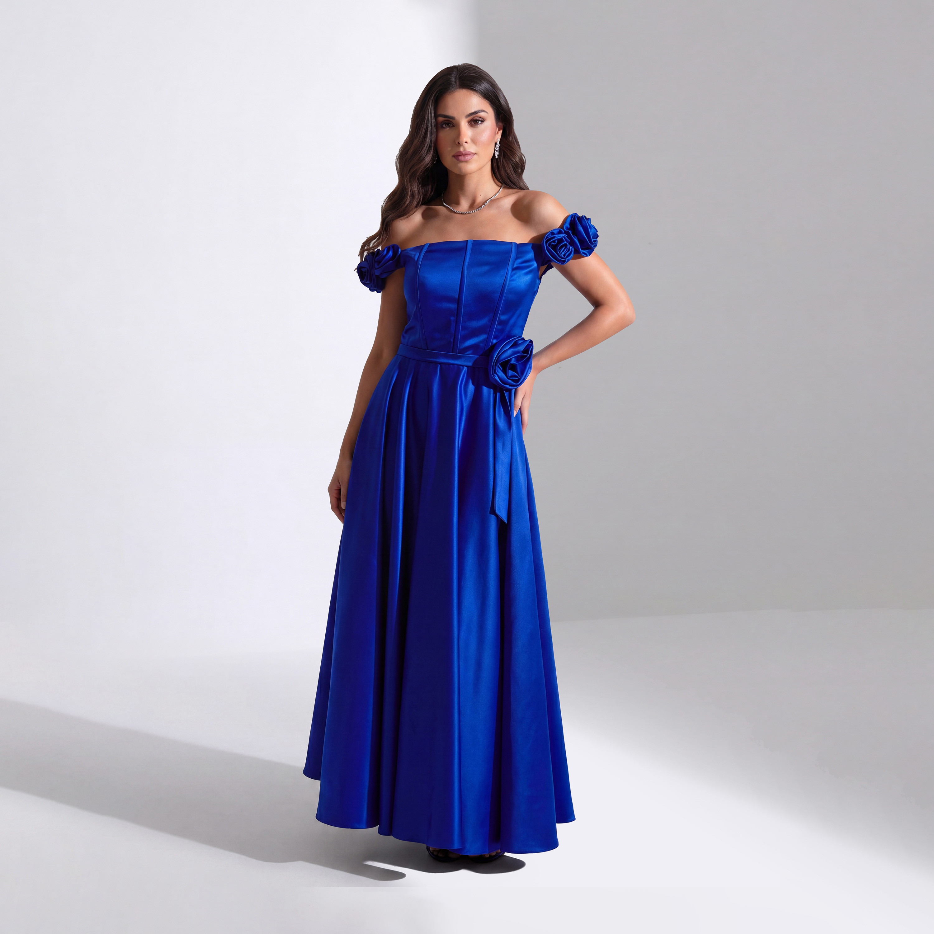 فستان ماكسي نسائي مزين بتفاصيل وردية من الساتان من أكاديا-women-clothing-dresses-image-13