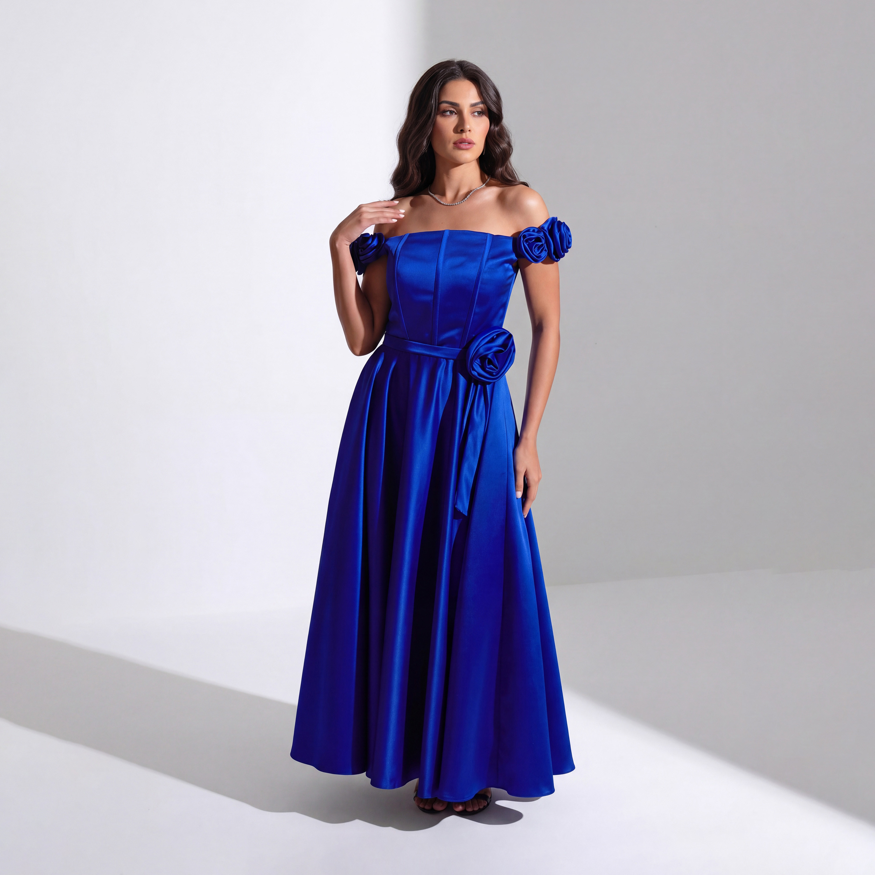 فستان ماكسي نسائي مزين بتفاصيل وردية من الساتان من أكاديا-women-clothing-dresses-image-14