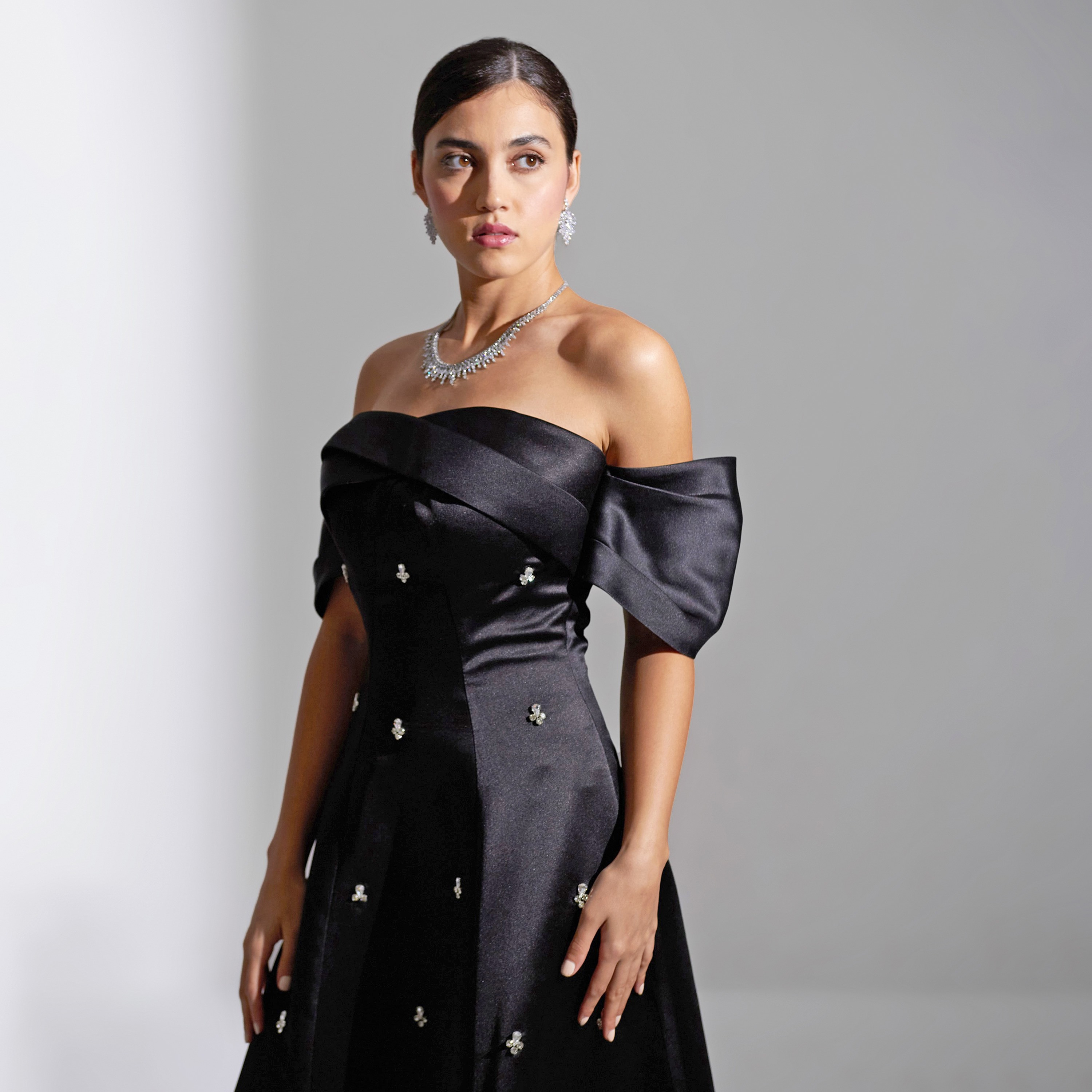 فستان سهرة ماكسي نسائي مكشوف الكتفين من الساتان من أكاديا-women-clothing-dresses-image-23