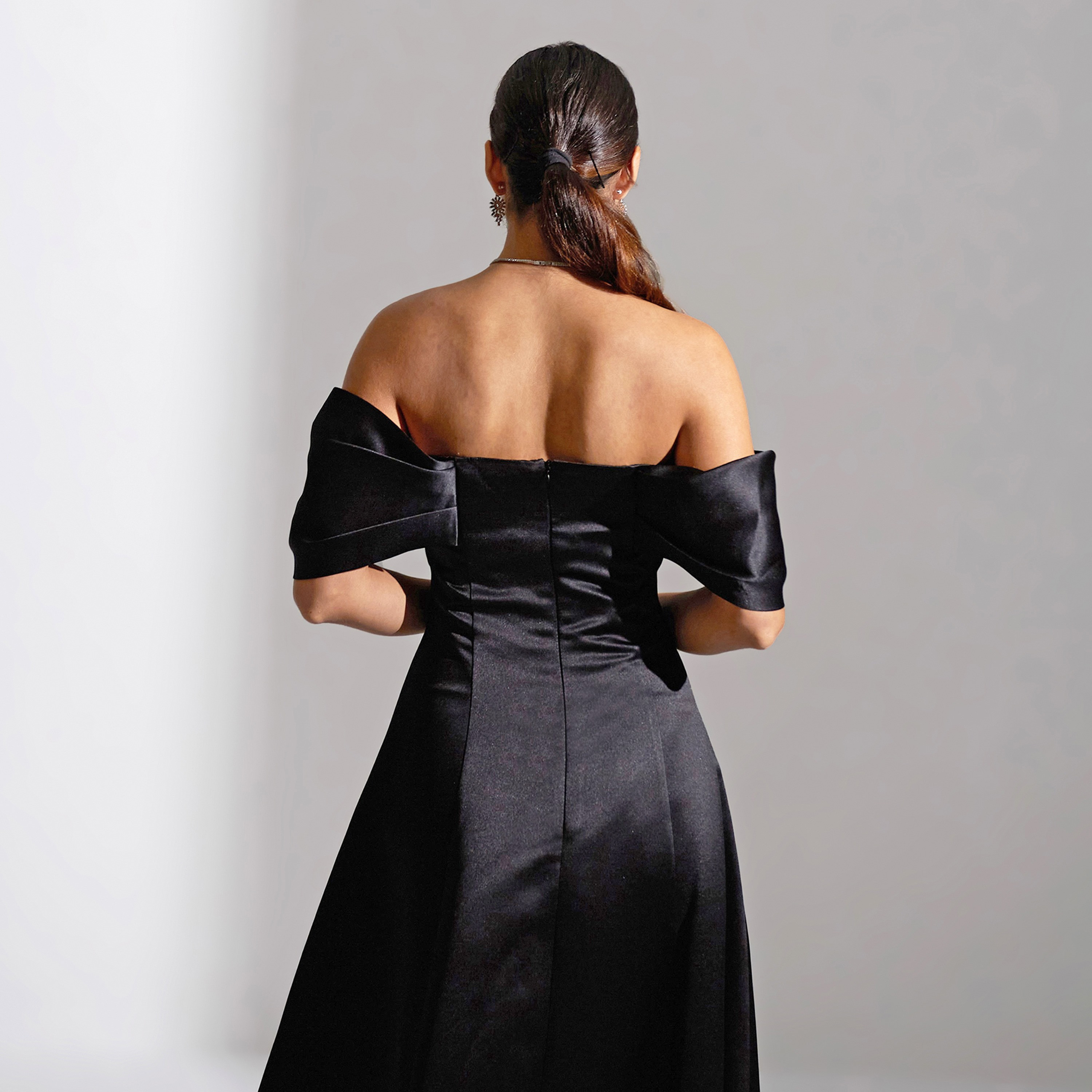 فستان سهرة ماكسي نسائي مكشوف الكتفين من الساتان من أكاديا-women-clothing-dresses-image-24