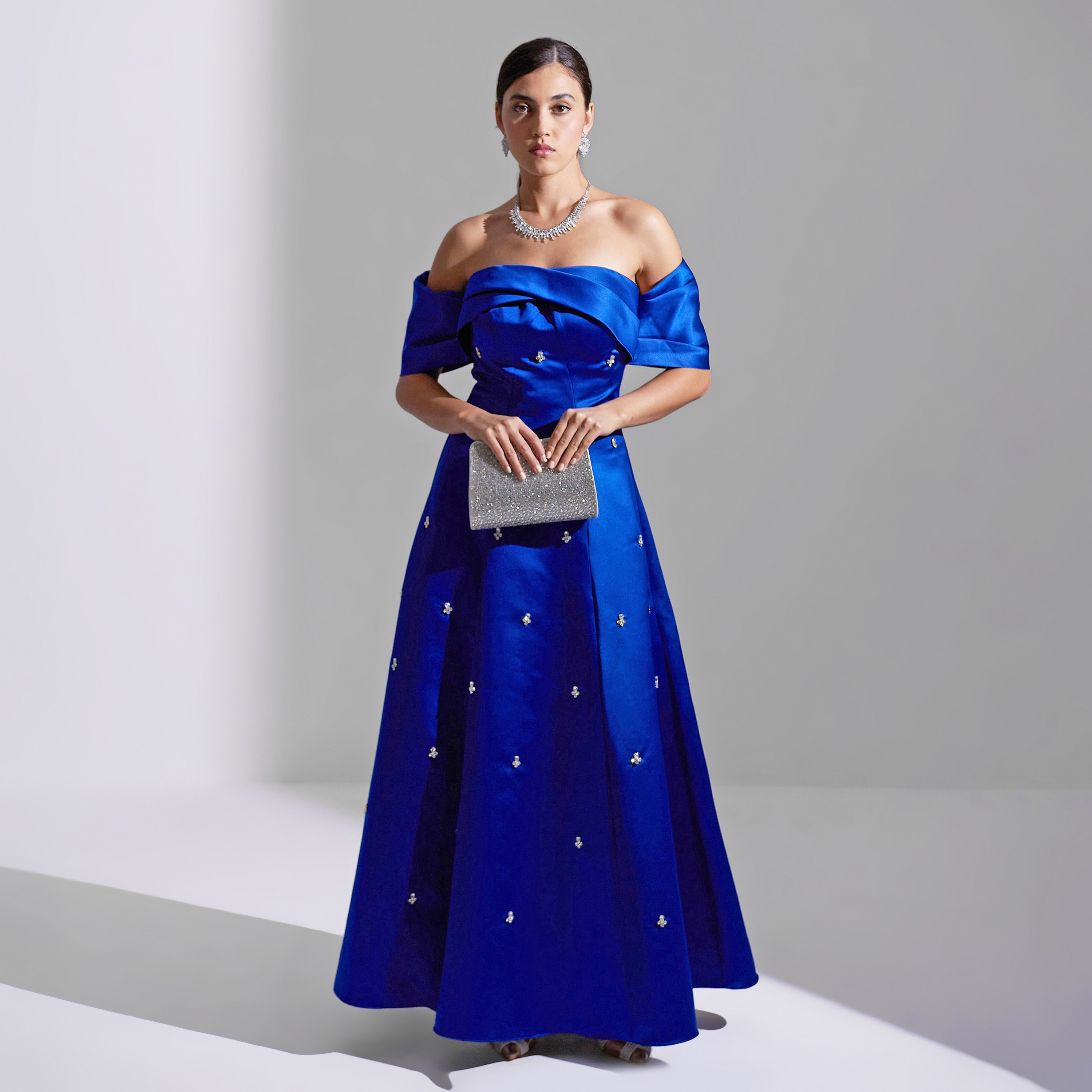 فستان سهرة ماكسي نسائي مكشوف الكتفين من الساتان من أكاديا-women-clothing-dresses-image-14