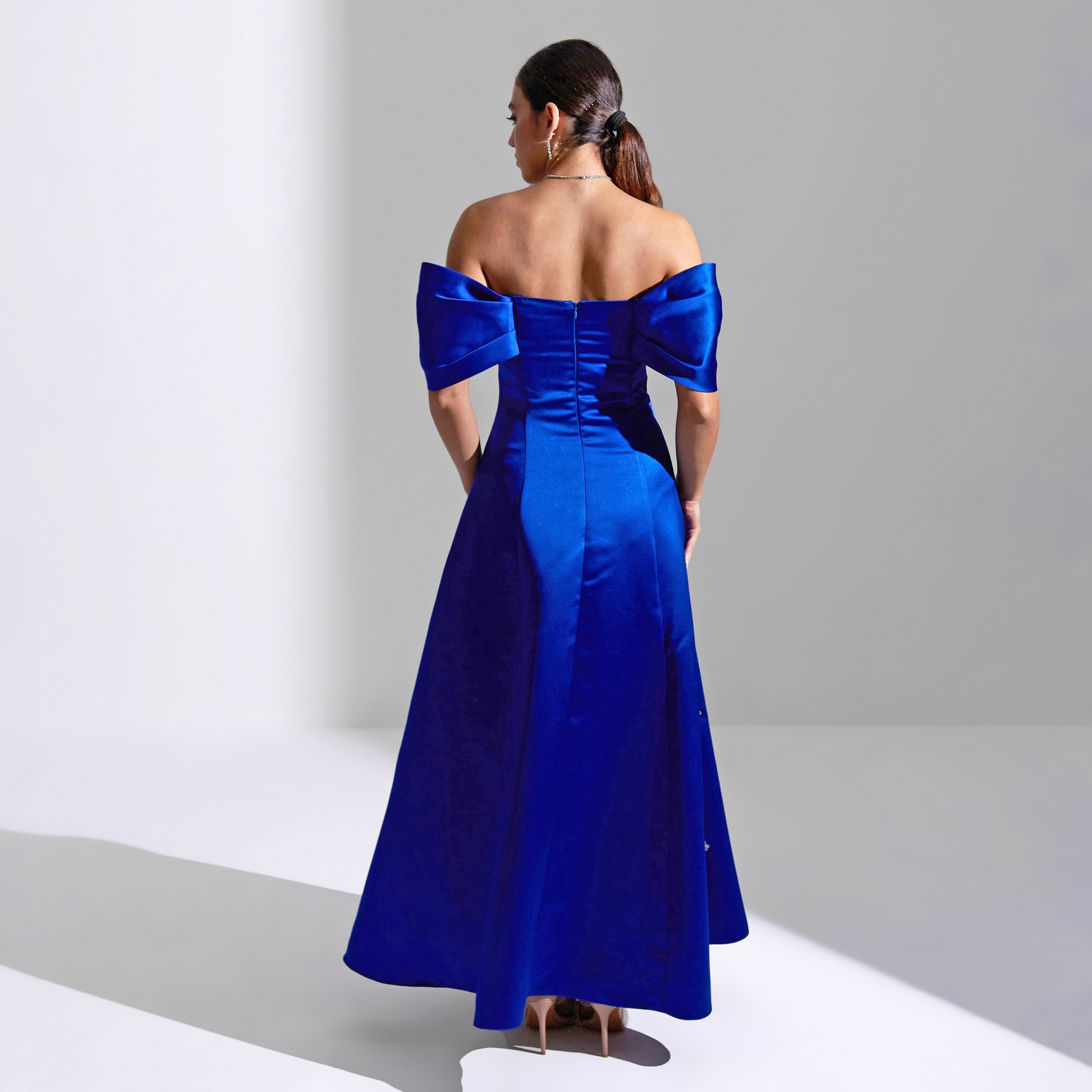 فستان سهرة ماكسي نسائي مكشوف الكتفين من الساتان من أكاديا-women-clothing-dresses-image-16
