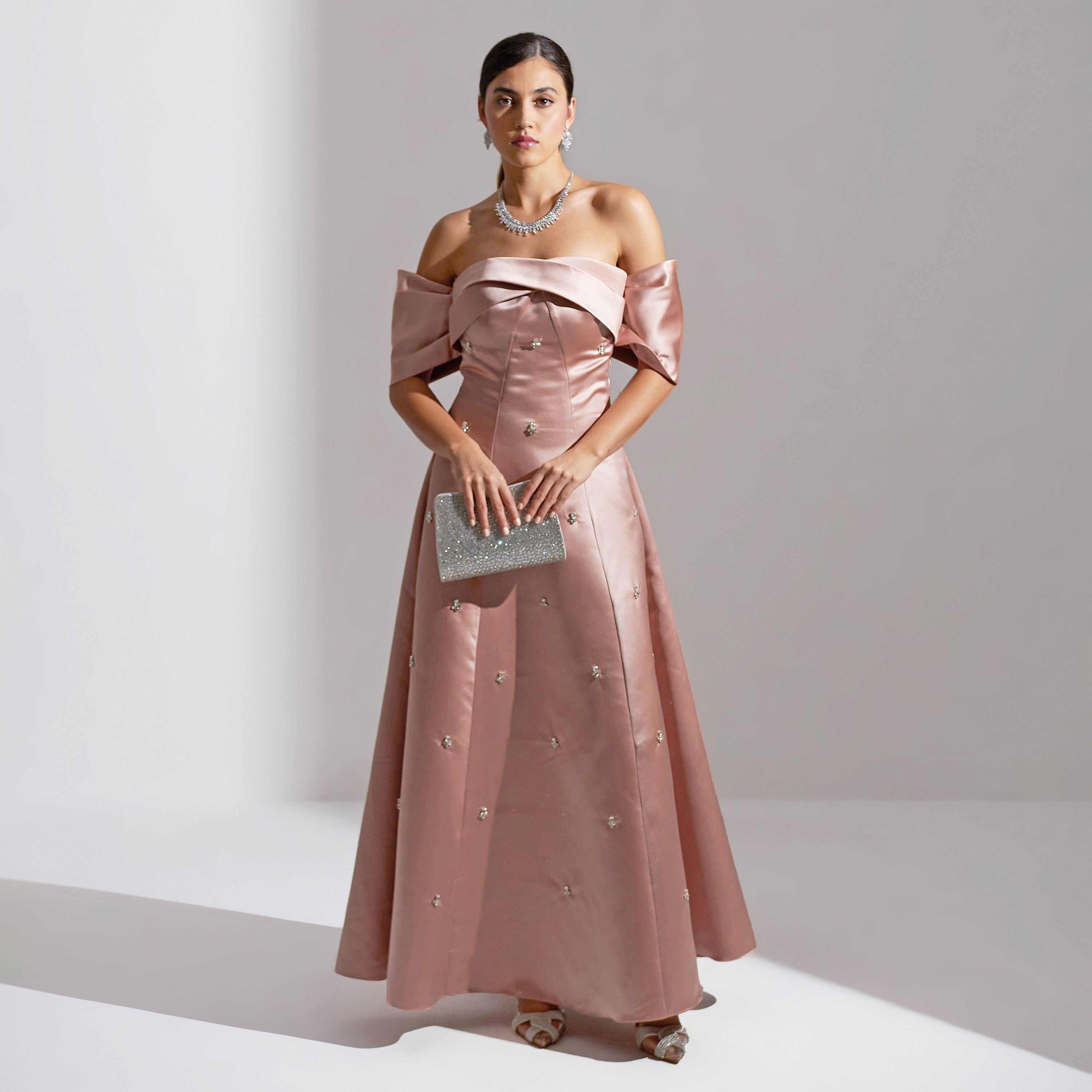 فستان سهرة ماكسي نسائي مكشوف الكتفين من الساتان من أكاديا-women-clothing-dresses-image-8