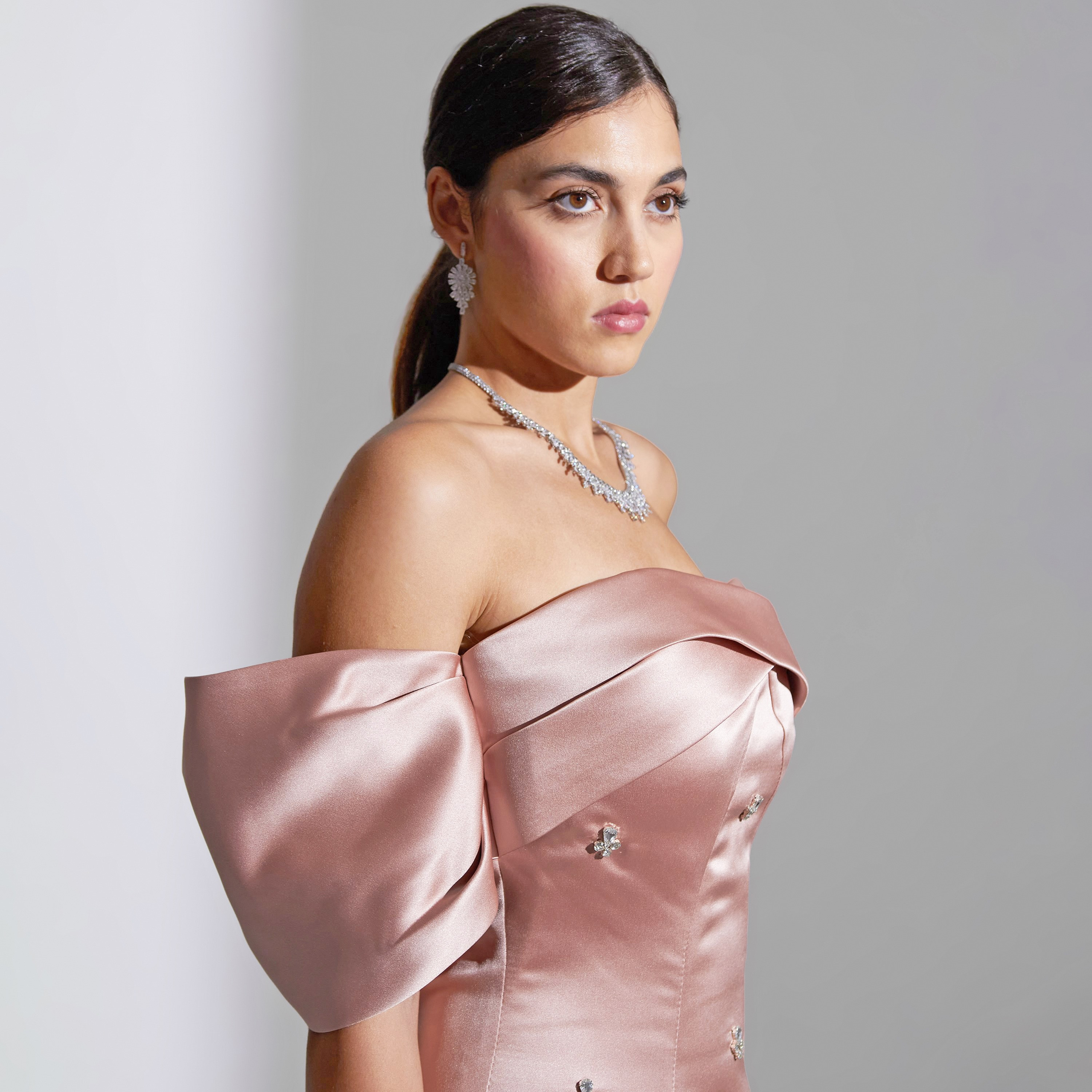 فستان سهرة ماكسي نسائي مكشوف الكتفين من الساتان من أكاديا-women-clothing-dresses-image-12