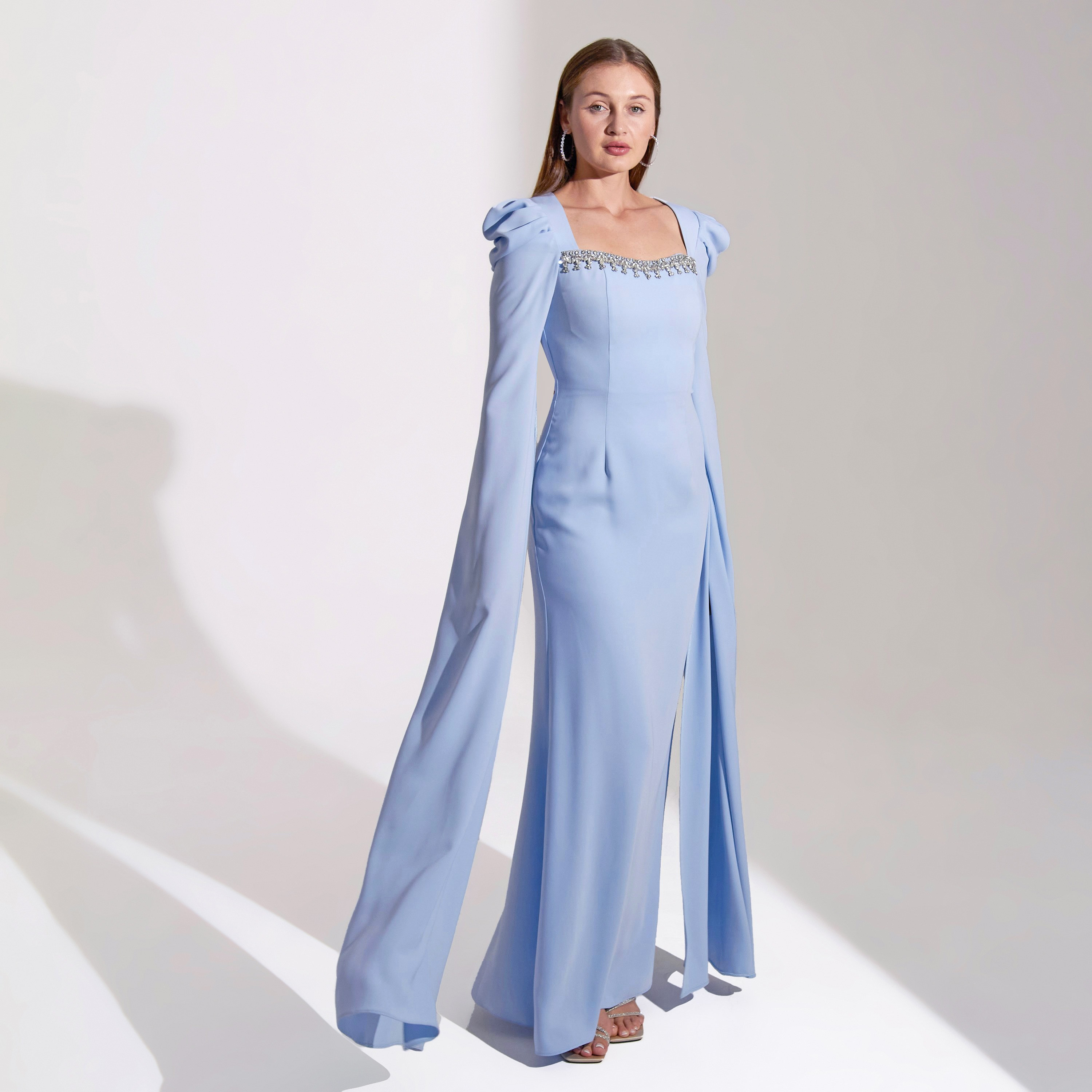 فستان سهرة ماكسي نسائي من أكاديا بتفاصيل من الكريب وصدرية من الكريستال-women-clothing-dresses-image-7