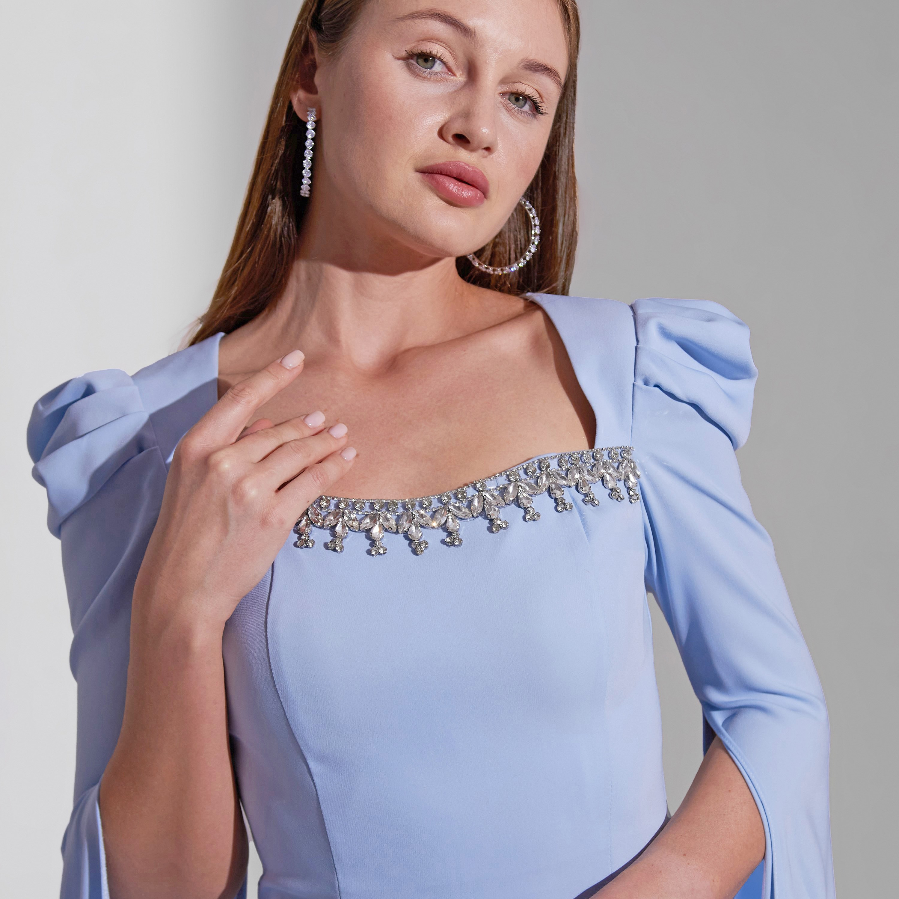 فستان سهرة ماكسي نسائي من أكاديا بتفاصيل من الكريب وصدرية من الكريستال-women-clothing-dresses-image-11