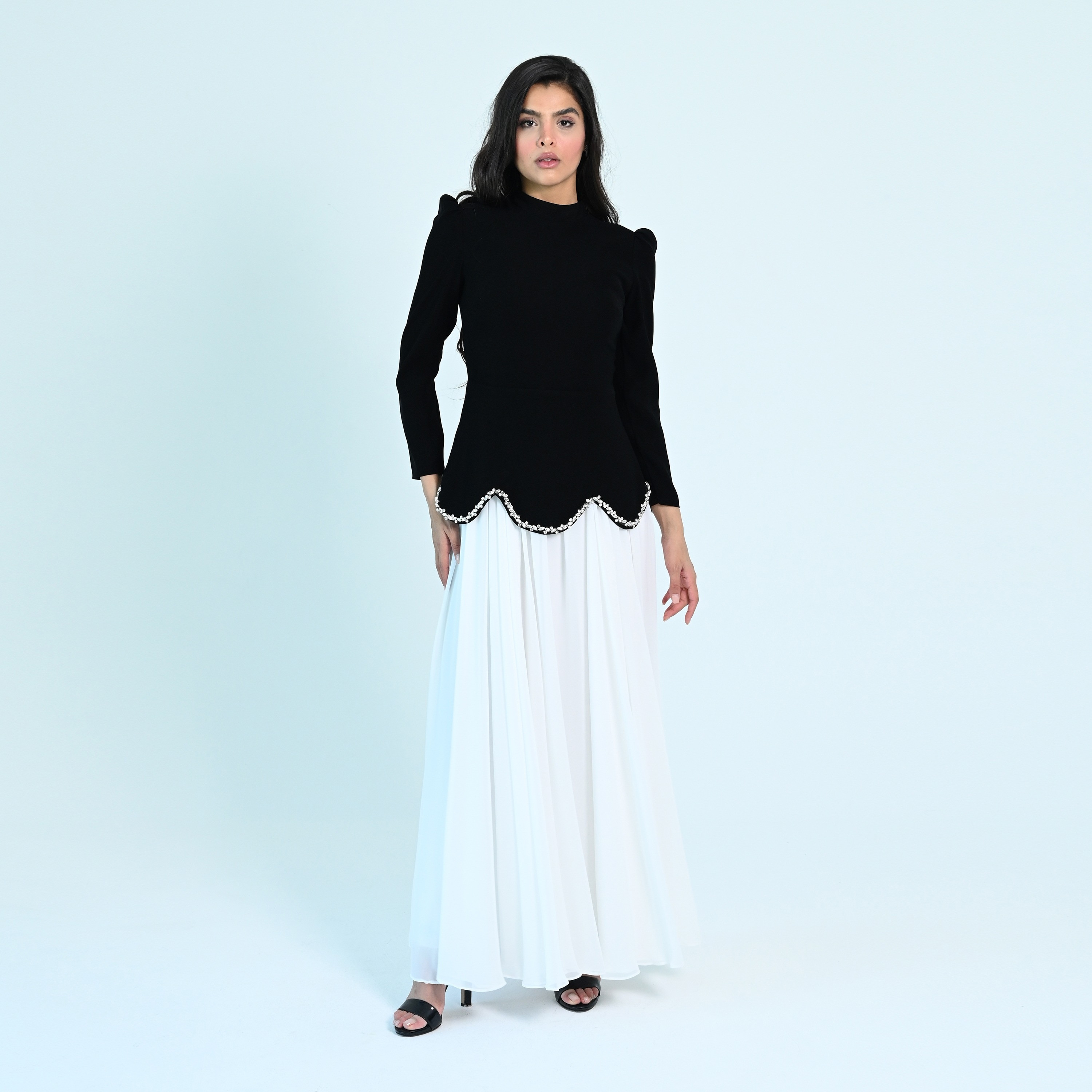 فستان سهرة نسائي طويل ماكسي من الشيفون بتفاصيل كريستالية وياقة وهمية وطيات من أكاديا-women-clothing-dresses-image-5