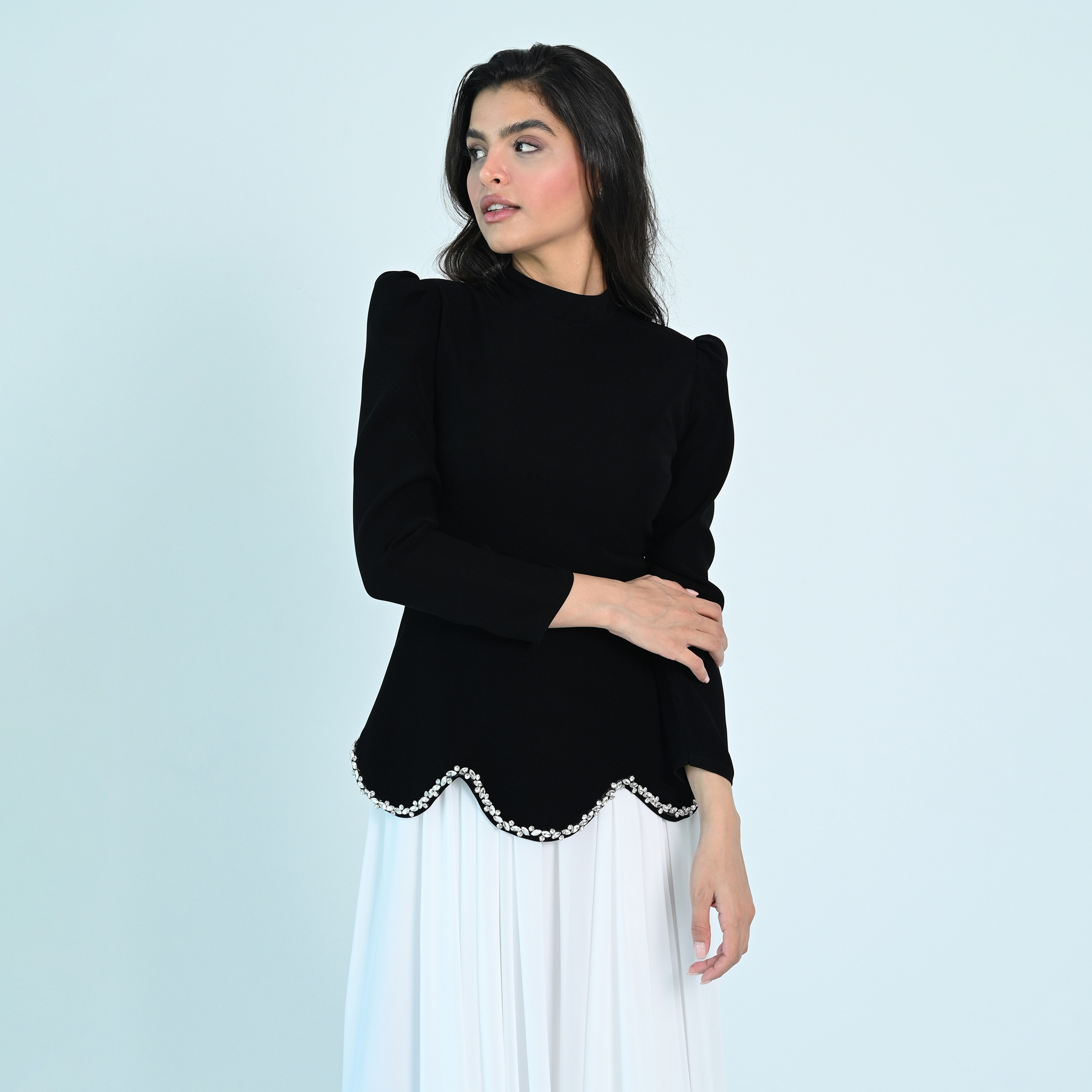 فستان سهرة نسائي طويل ماكسي من الشيفون بتفاصيل كريستالية وياقة وهمية وطيات من أكاديا-women-clothing-dresses-image-6