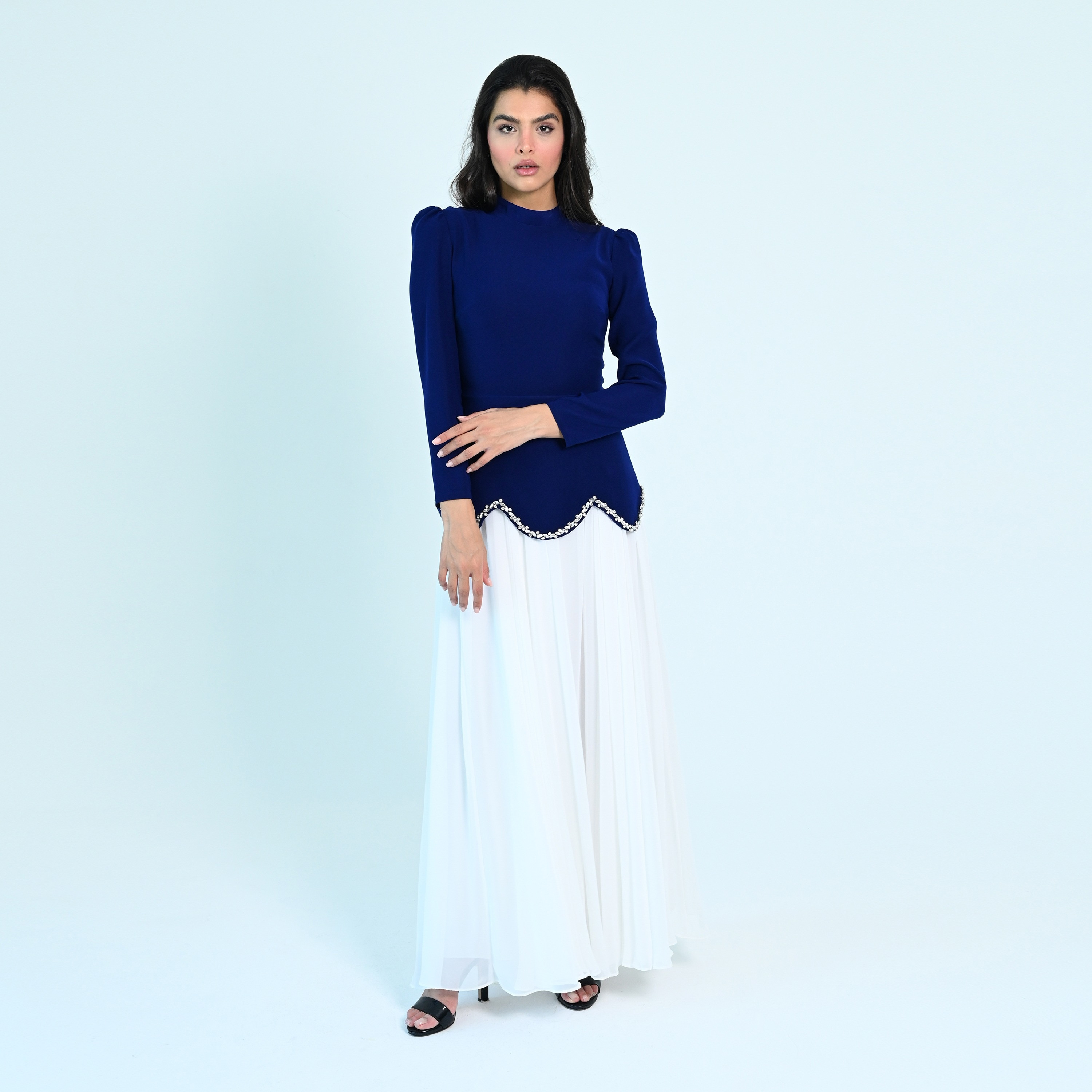 فستان سهرة نسائي طويل ماكسي من الشيفون بتفاصيل كريستالية وياقة وهمية وطيات من أكاديا-women-clothing-dresses-image-1