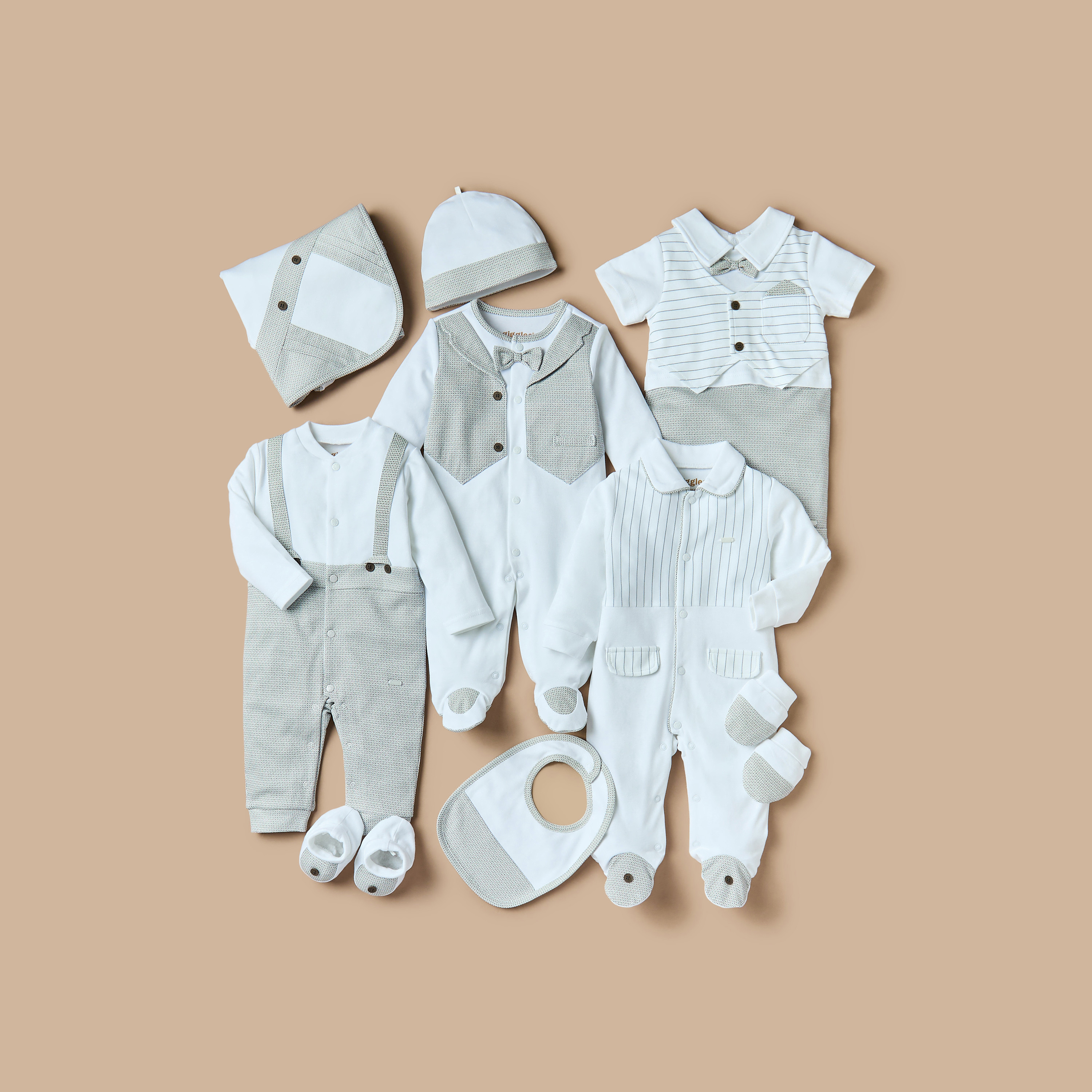 Giggles Bow Applique Footed Sleepsuit with Long Sleeves and Snap Button Closure-baby-boys-clothing-nightwear-sleepsuits-image-5