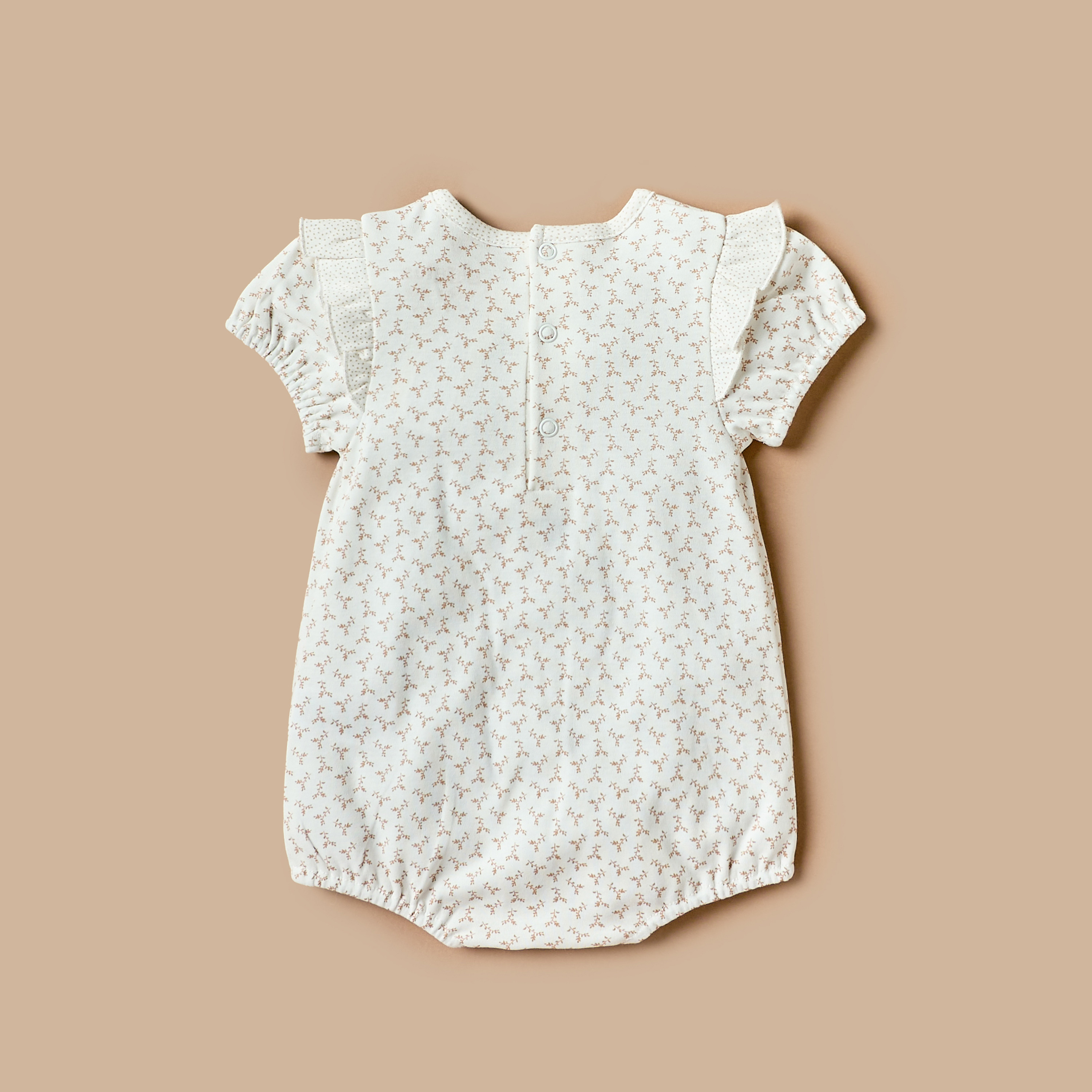 أفرول بأزرار إغلاق كبّاسة وتفاصيل كشكش وطبعات أزهار من جيجلز-baby-girls-clothing-rompers-image-2