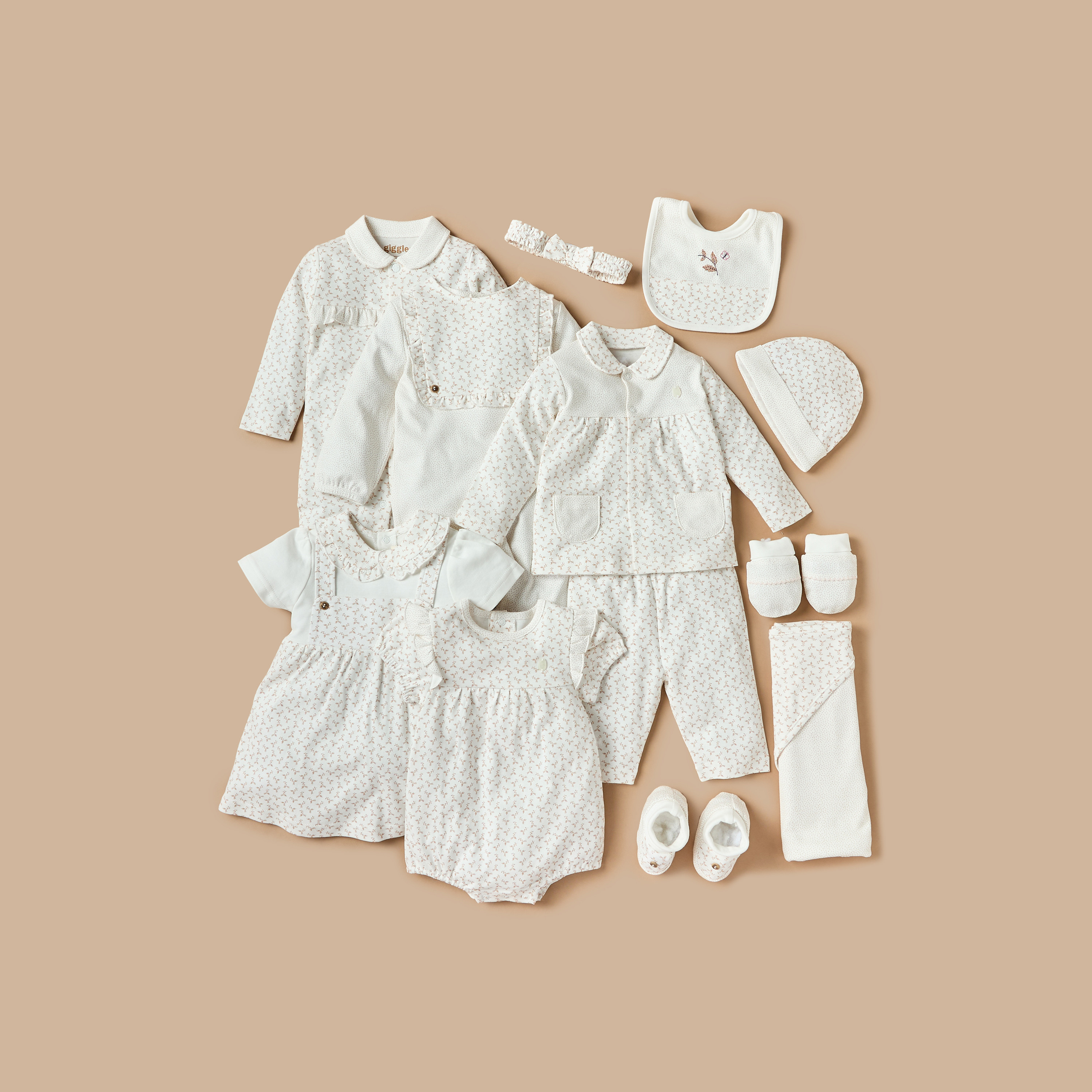 أفرول بأزرار إغلاق كبّاسة وتفاصيل كشكش وطبعات أزهار من جيجلز-baby-girls-clothing-rompers-image-6