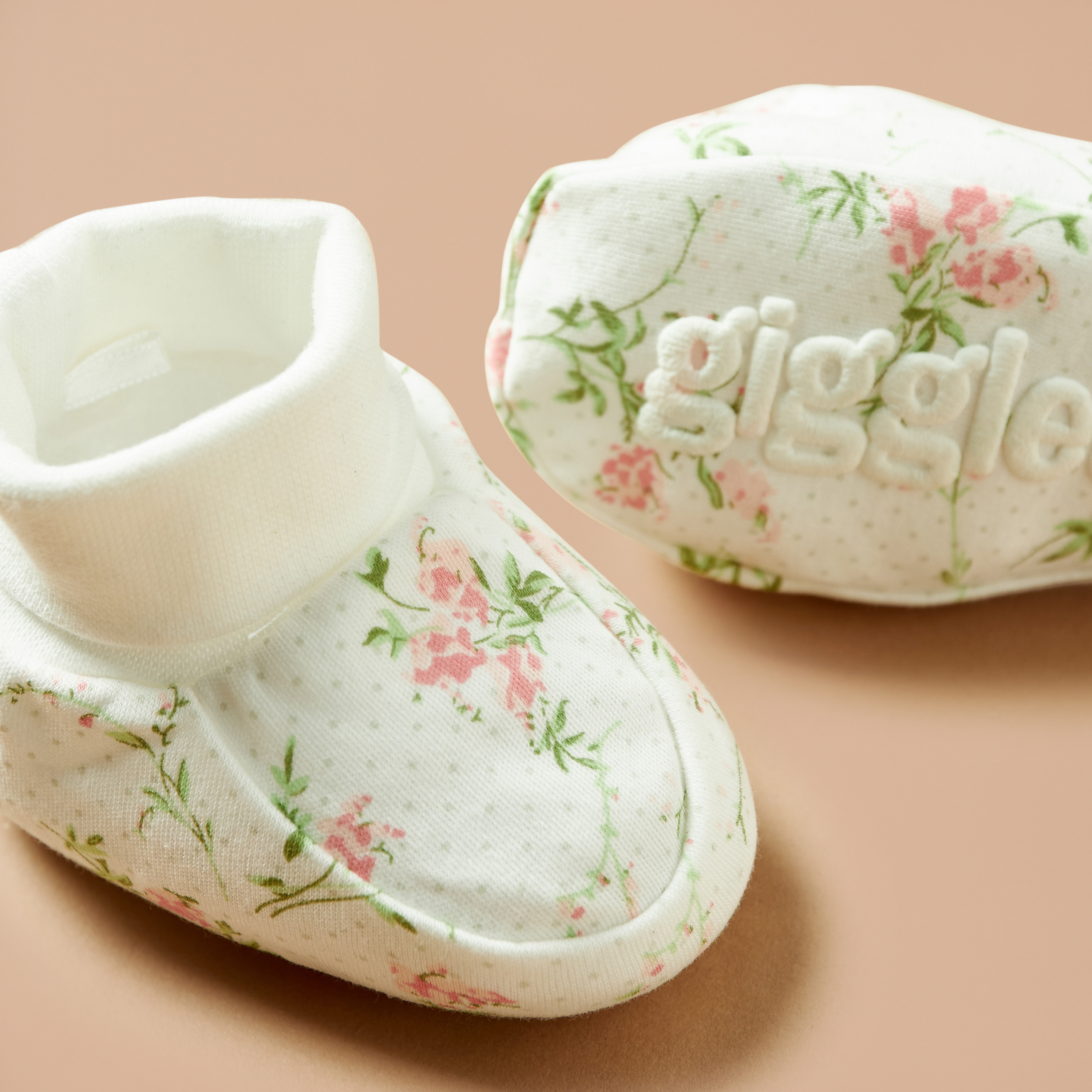 أبوات بطبعات الأزهار من جيجلز-baby-girls-shoes-booties-image-4