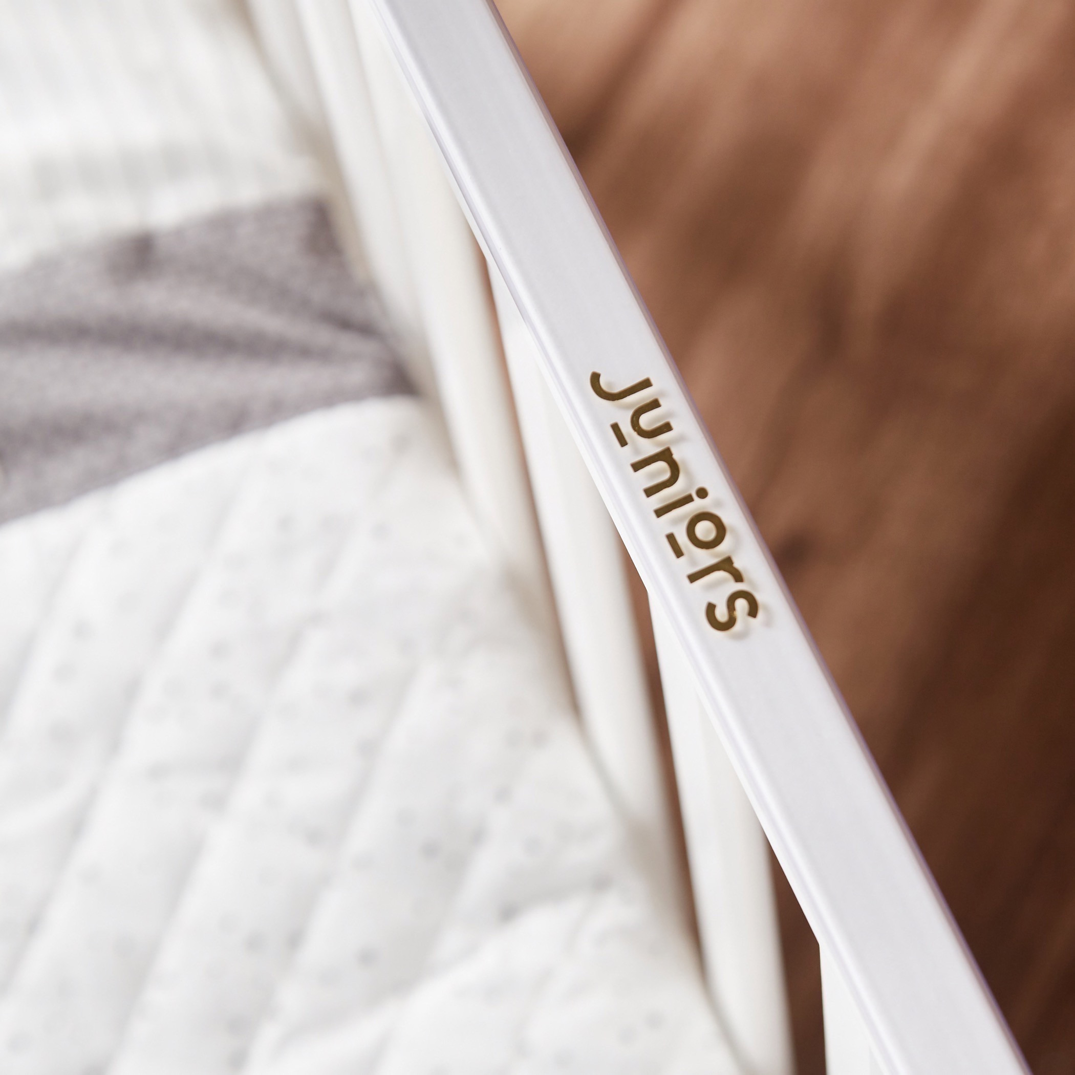 Juniors Magaret Wooden Adjustable Height Crib-baby-nursery-furniture-cribsandbeds-babycribs-image-11