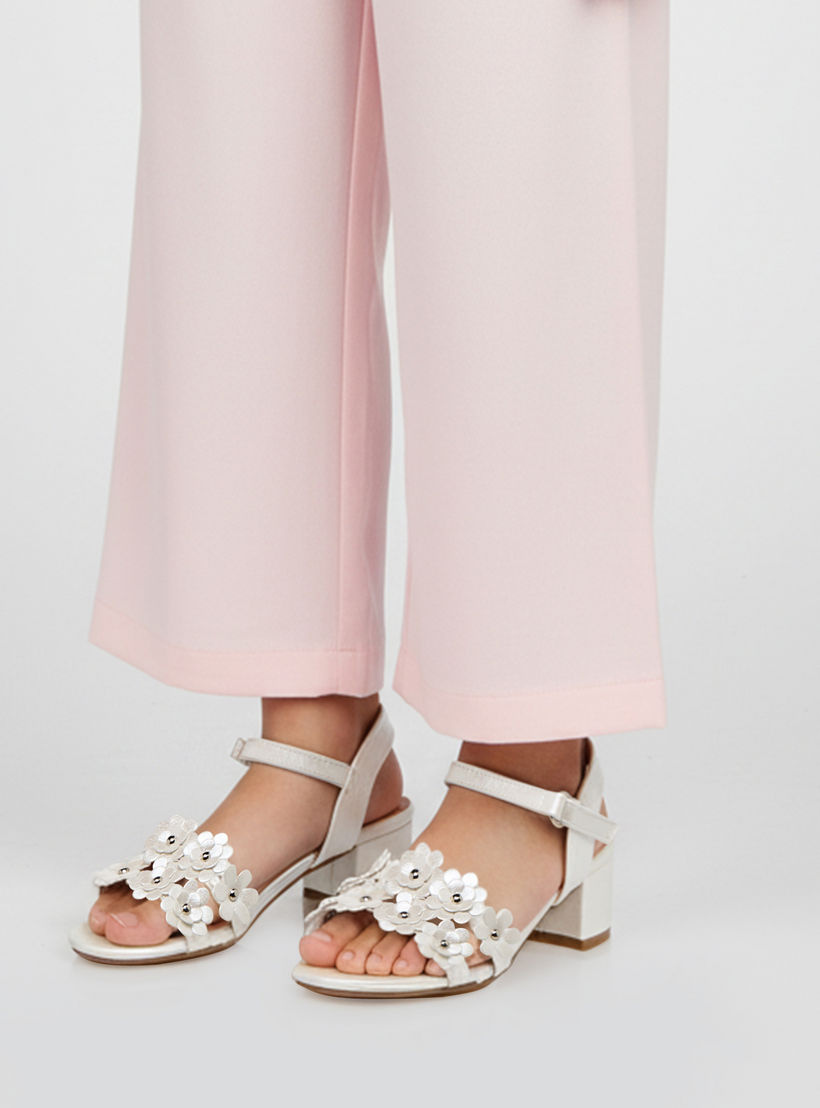 صندل بكعب سميك للبنات من فلورا بيلا-girls-shoes-sandals-image-2