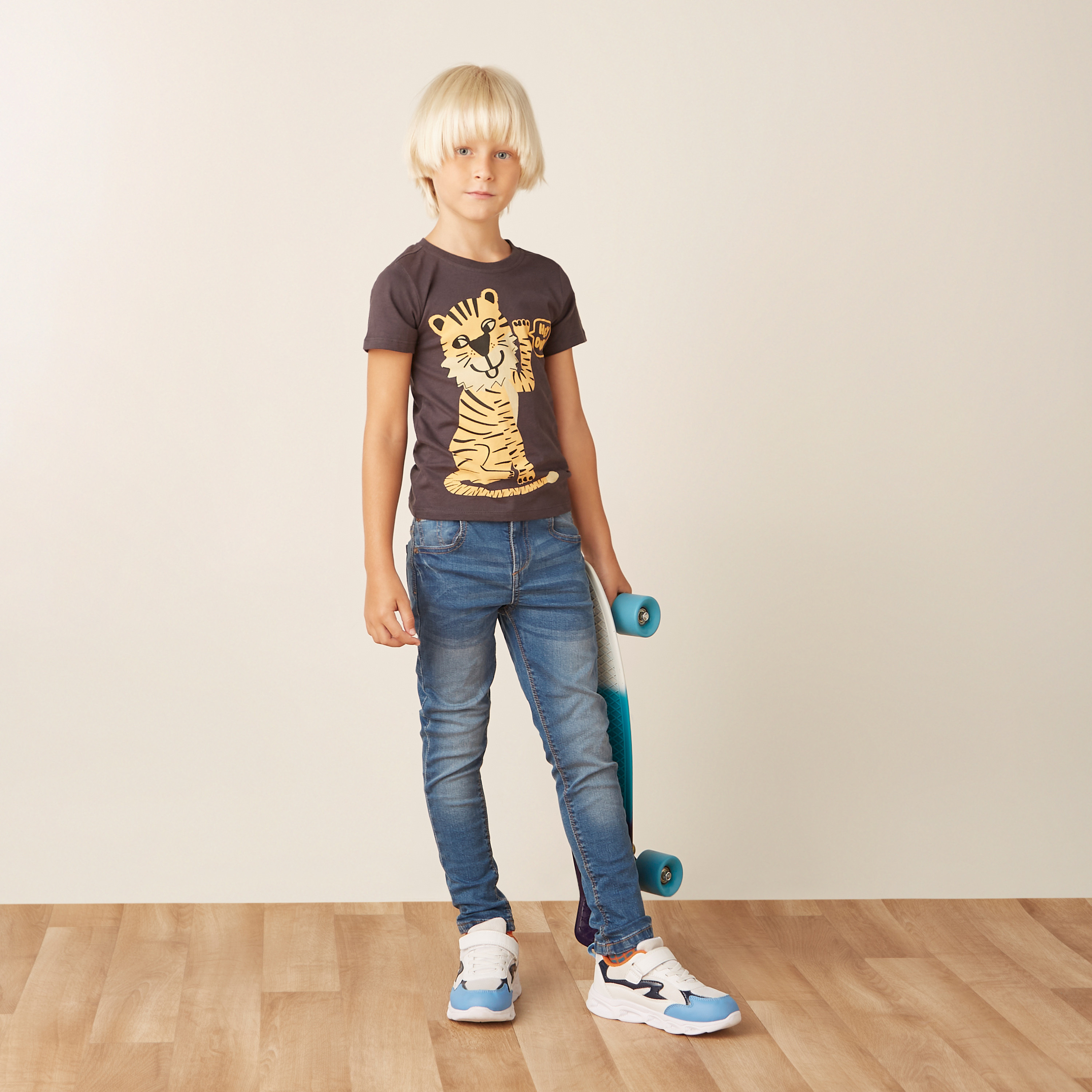 Juniors Graphic Print T-shirt with Crew Neck and Short Sleeves-boys-clothing-tshirtsandpolos-image-2