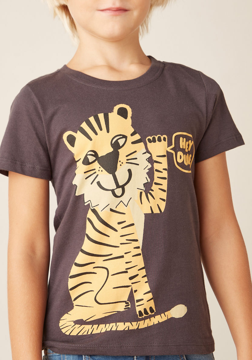 Juniors Graphic Print T-shirt with Crew Neck and Short Sleeves-T Shirts-image-2