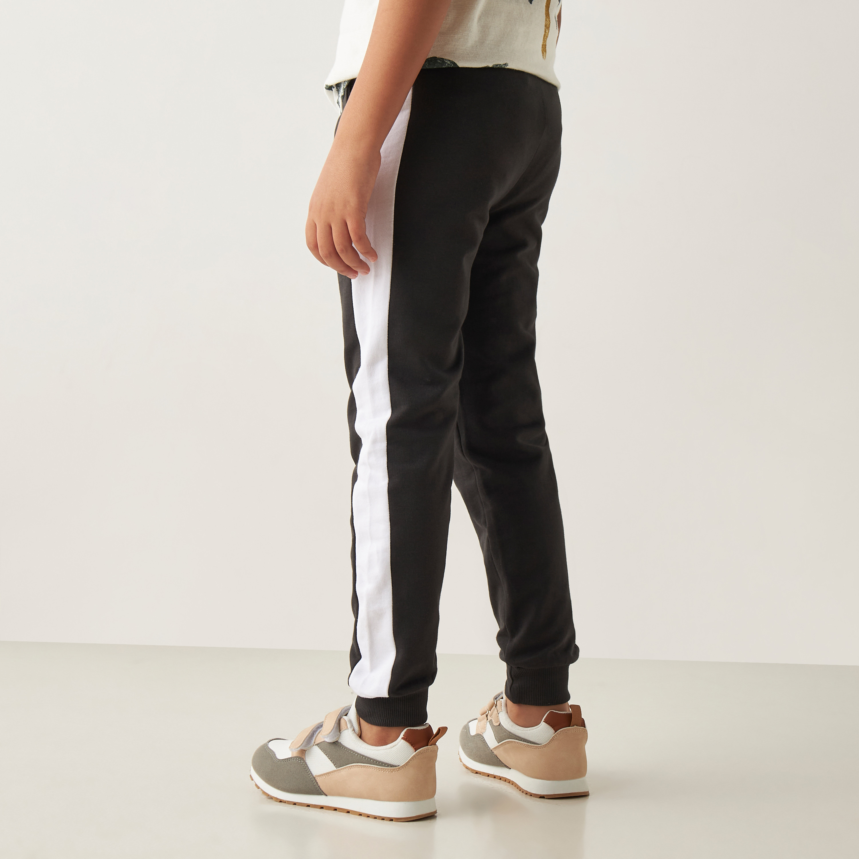 Juniors Solid Joggers with Drawstring Closure-boys-clothing-bottoms-joggersandtrackpants-image-3