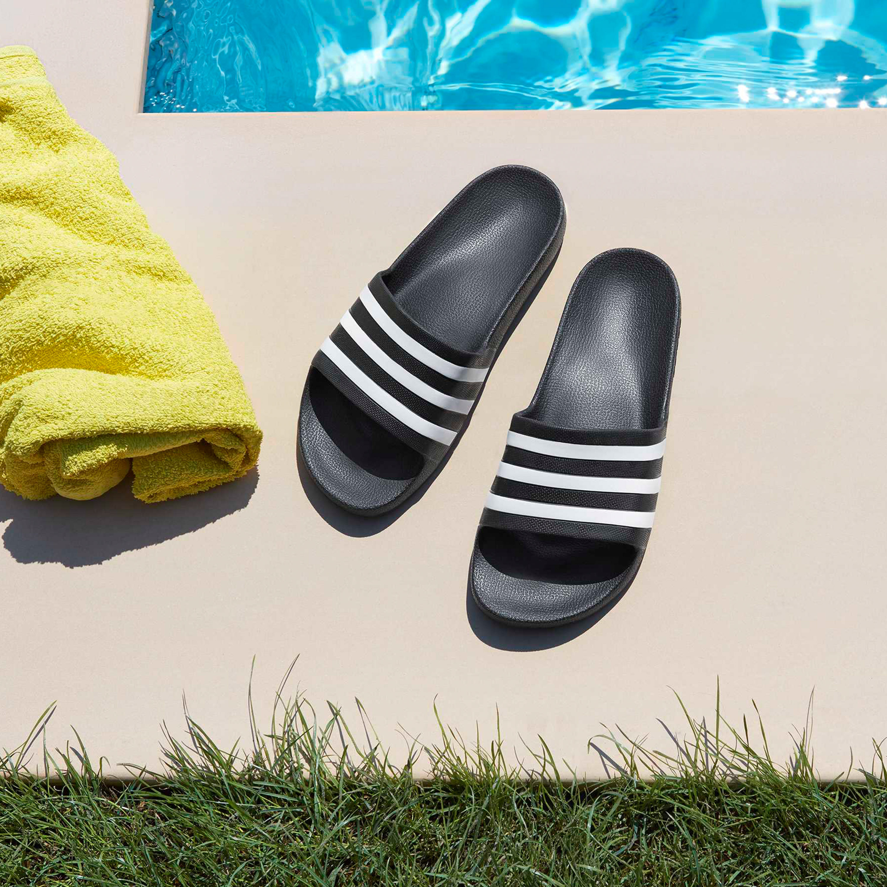 شبشب أديليت أكوا للرجال من أديداس-men-shoes-flipflopsandslides-image-9