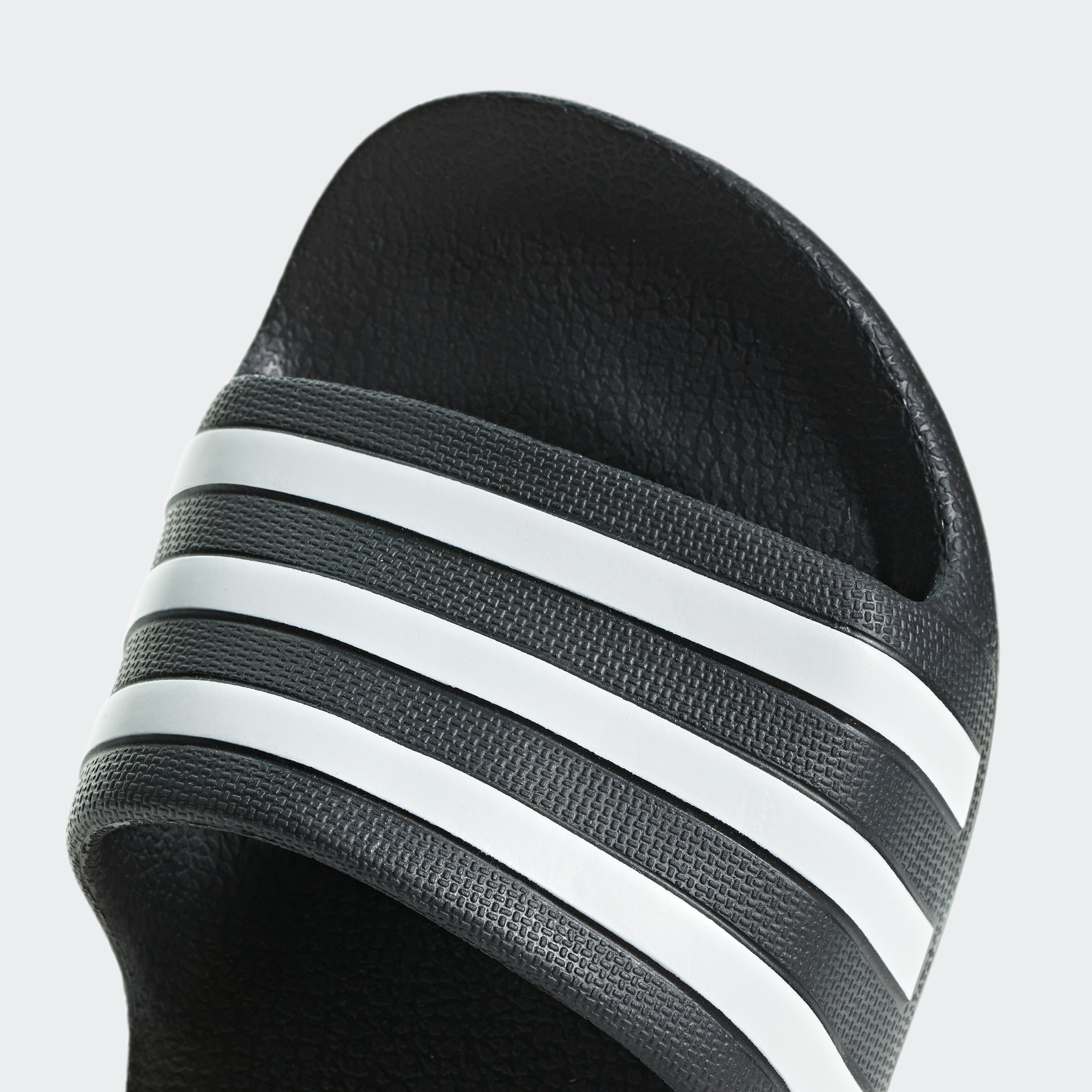 أديداس - شبشب اديليت للأطفال F35556-boys-shoes-flipflopsandslides-image-8