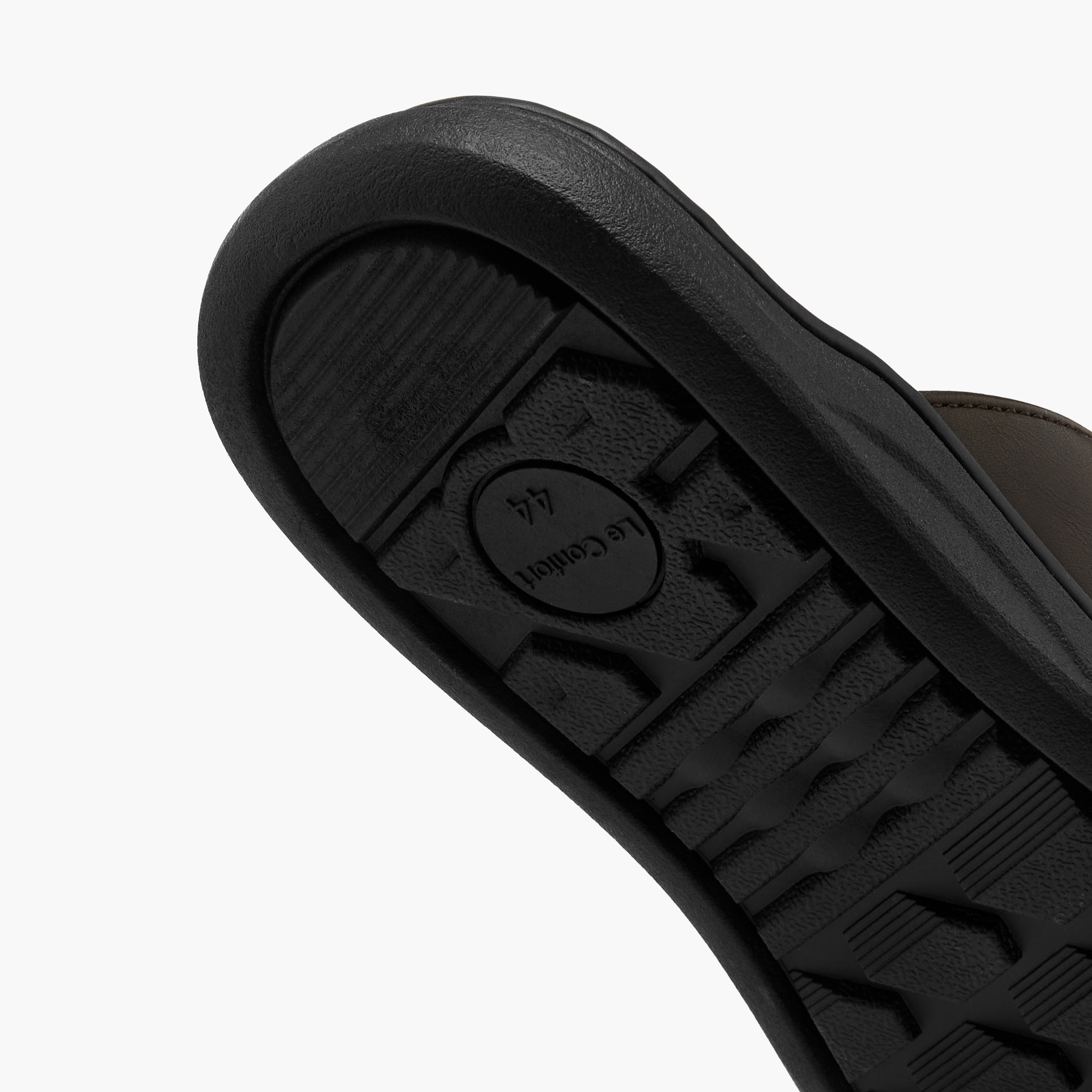 صندل رجالي بحزام متقاطع من لو كونفورت-men-shoes-sandals-image-6