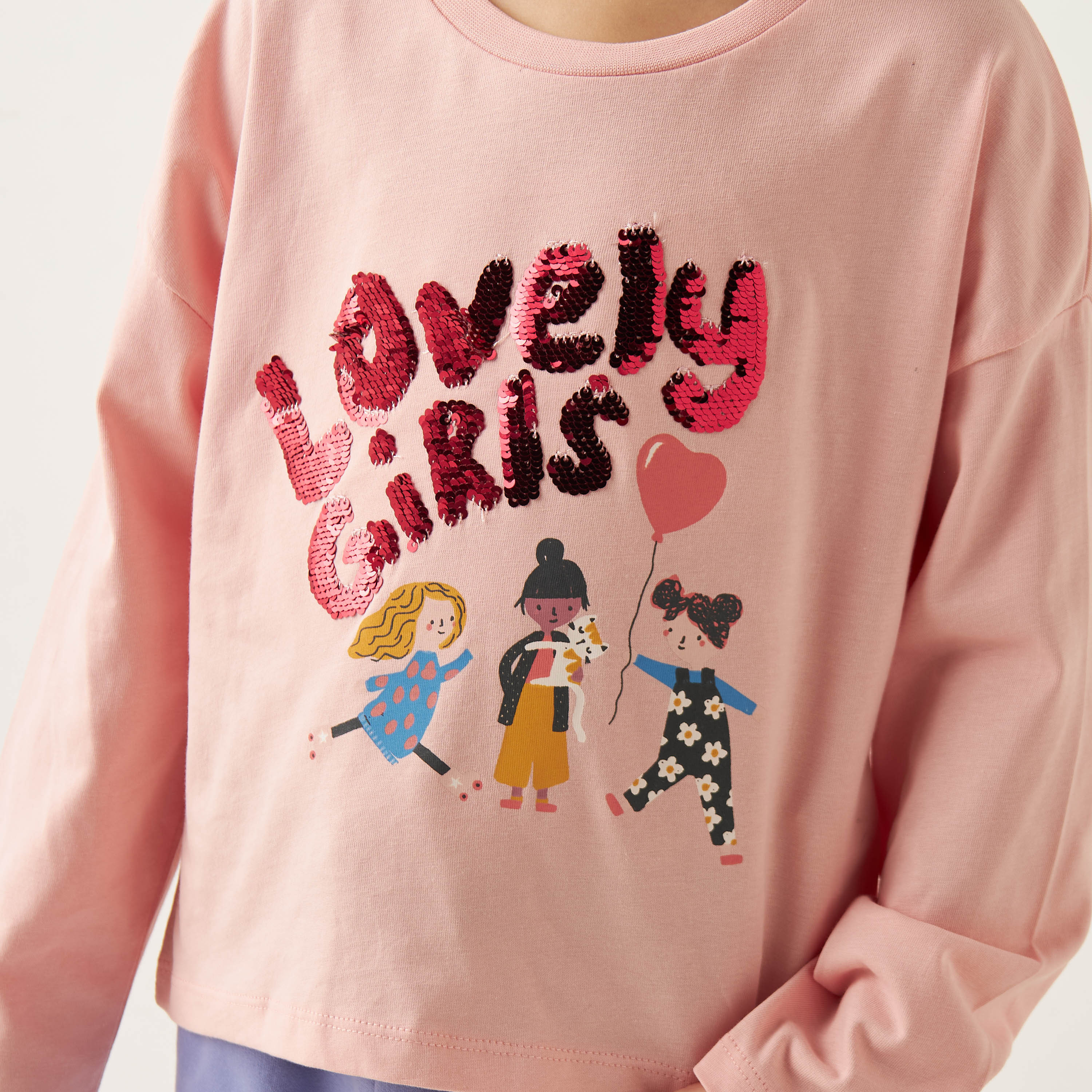 تيشيرت بأكمام طويلة مزيّن بالترتر من جونيورز-girls-clothing-tshirts-image-4