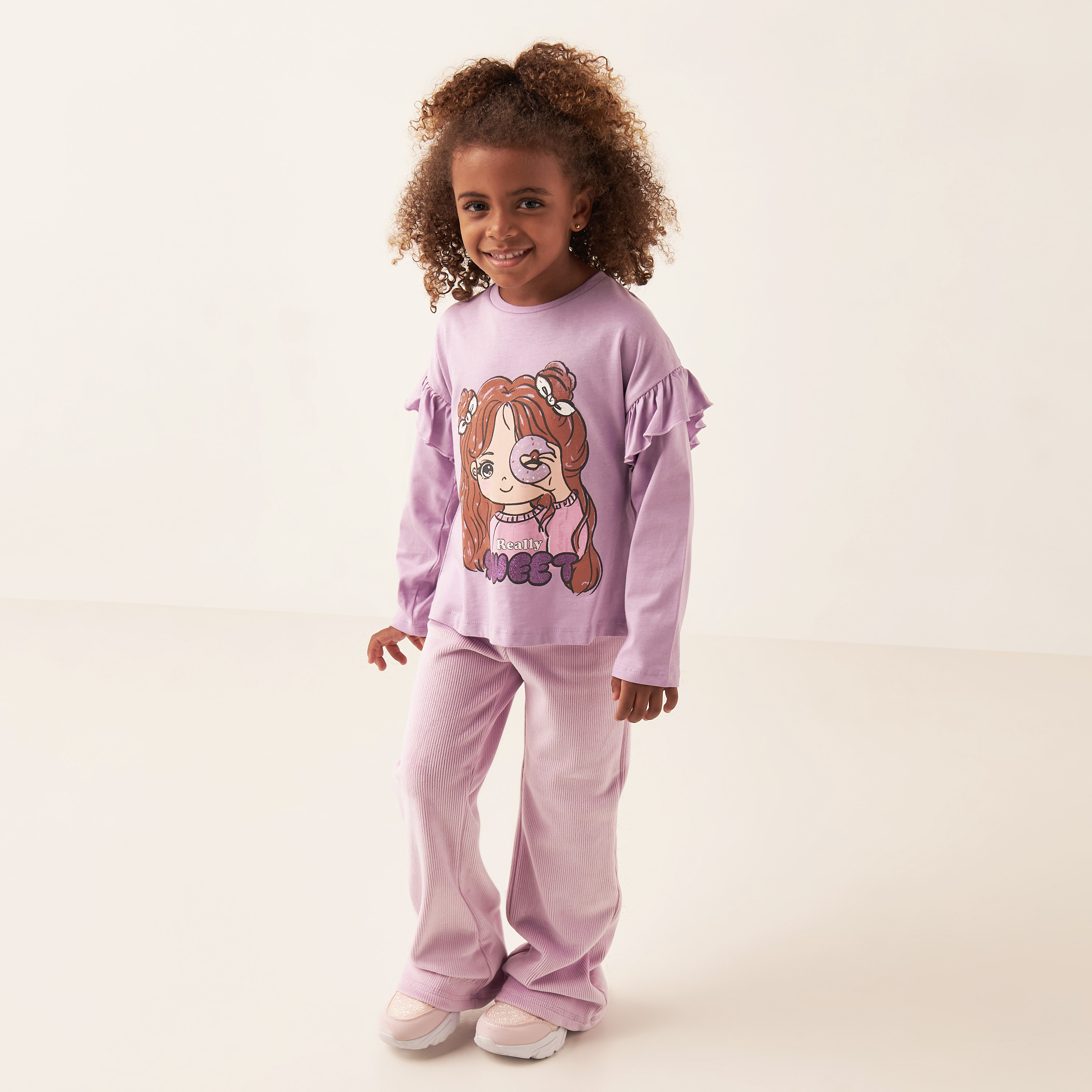 تيشيرت بأكمام طويلة بطبعات وتفاصيل كشكش من جونيورز - طقم من قطعتين-girls-clothing-multipacks-image-2