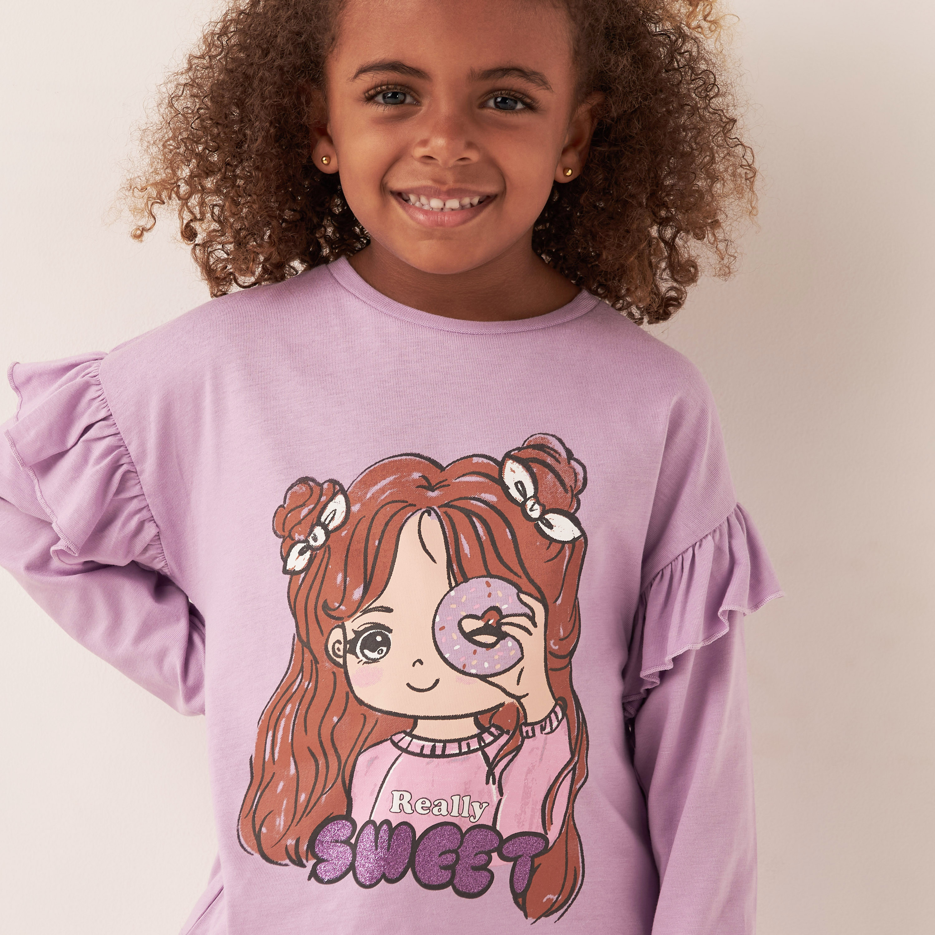 تيشيرت بأكمام طويلة بطبعات وتفاصيل كشكش من جونيورز - طقم من قطعتين-girls-clothing-multipacks-image-4