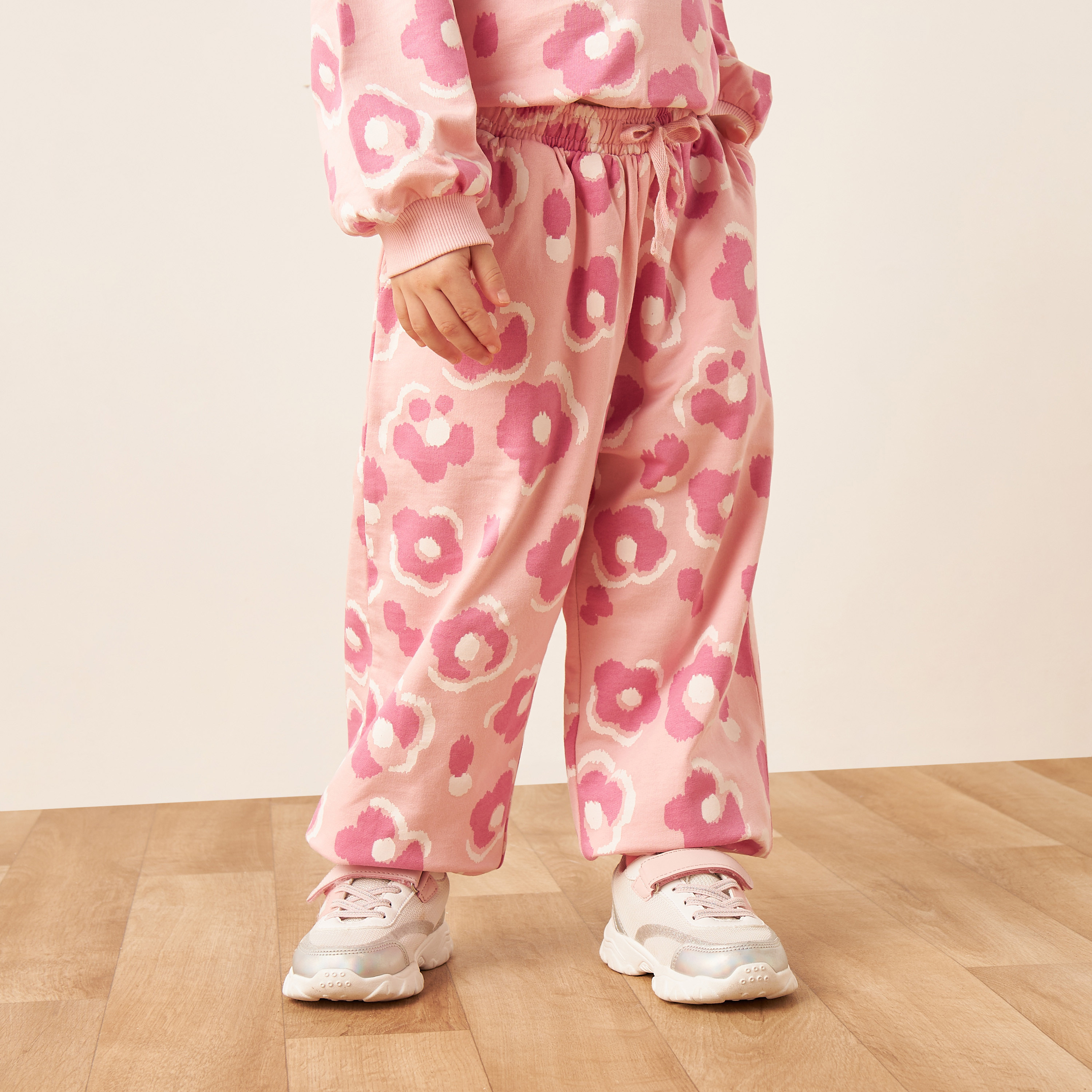 بنطلون بجيوب ورباط إغلاق وطبعات زهرية من جونيورز-baby-girls-clothing-bottoms-trousers-image-1