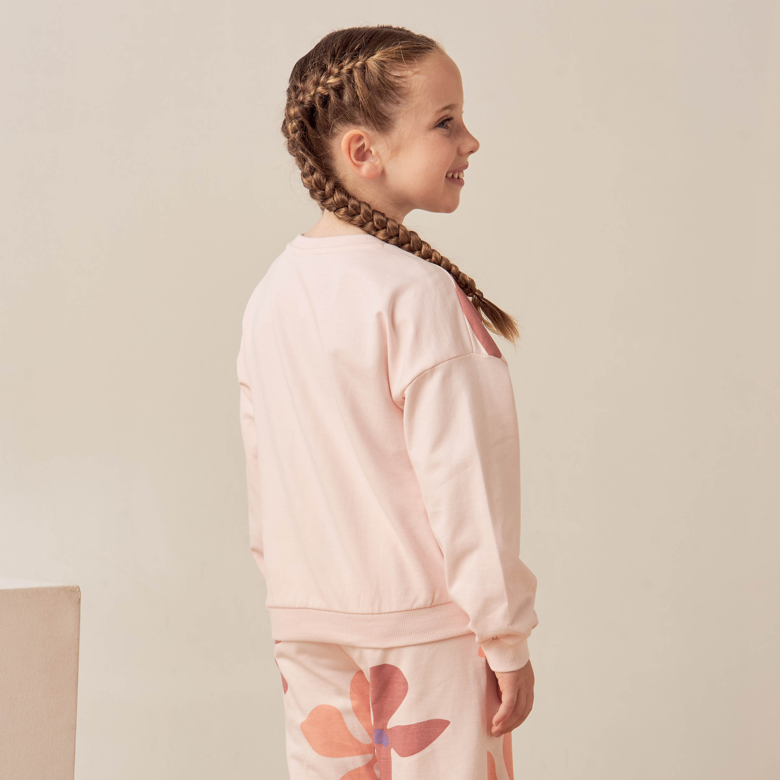 سويت شيرت بأكمام طويلة وطبعات من جونيورز-girls-clothing-sweatshirts-image-4