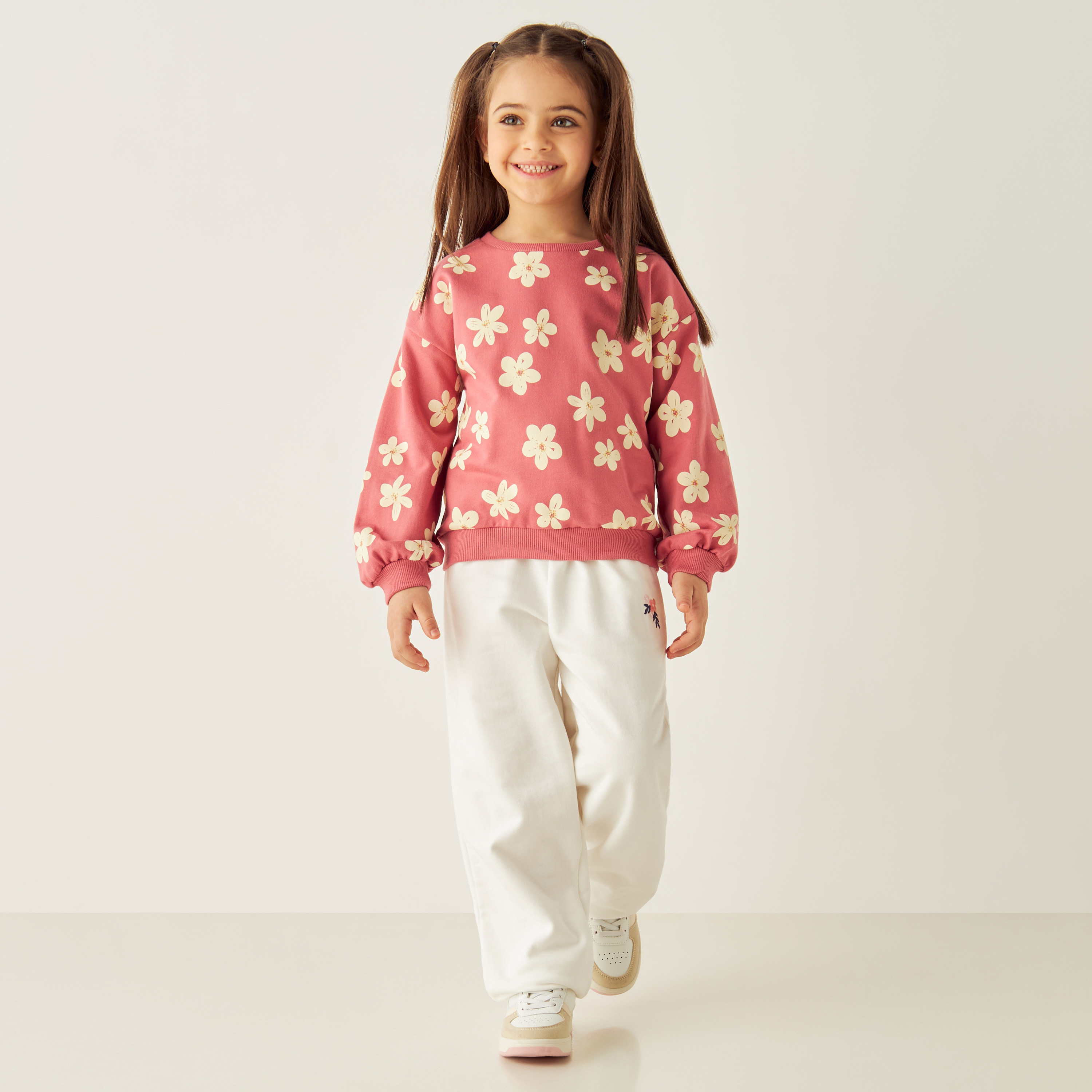 سويت شيرت قطن بأكمام طويلة وطبعات أزهار من جونيورز-girls-clothing-sweatshirts-image-2