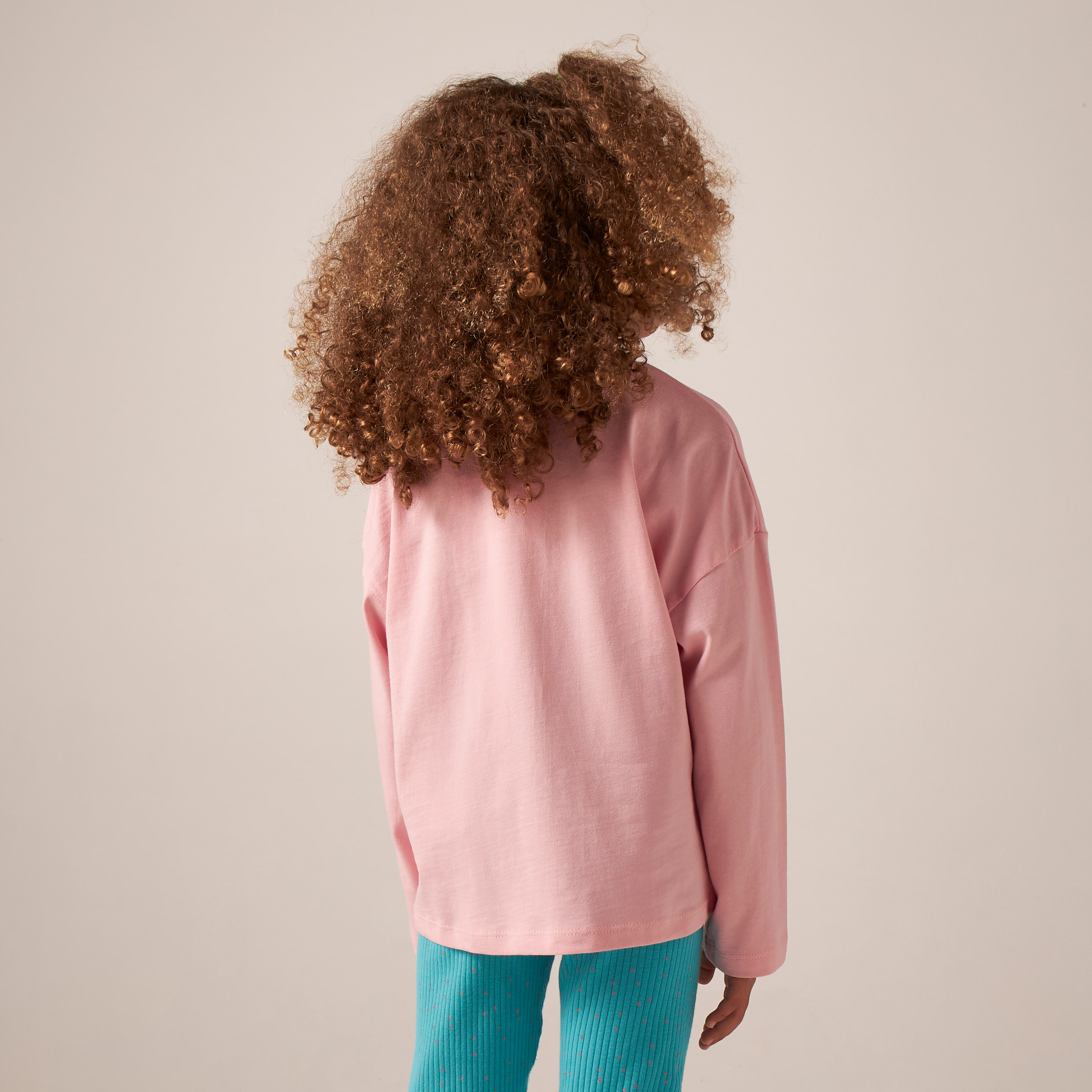 تيشيرت بأكمام طويلة وطبعات جرافيك من هاسبرو-girls-clothing-tshirts-image-4